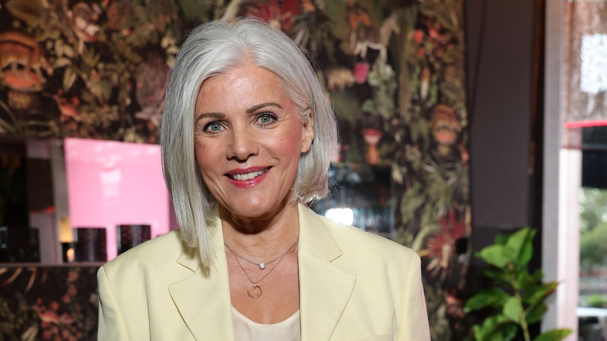 Moderatorin Birgit Schrowange hat in einem Interview über ihre Finanzplanung und Investment-Fehler gesprochen. (Bild: 2024 Getty Images/Andreas Rentz)