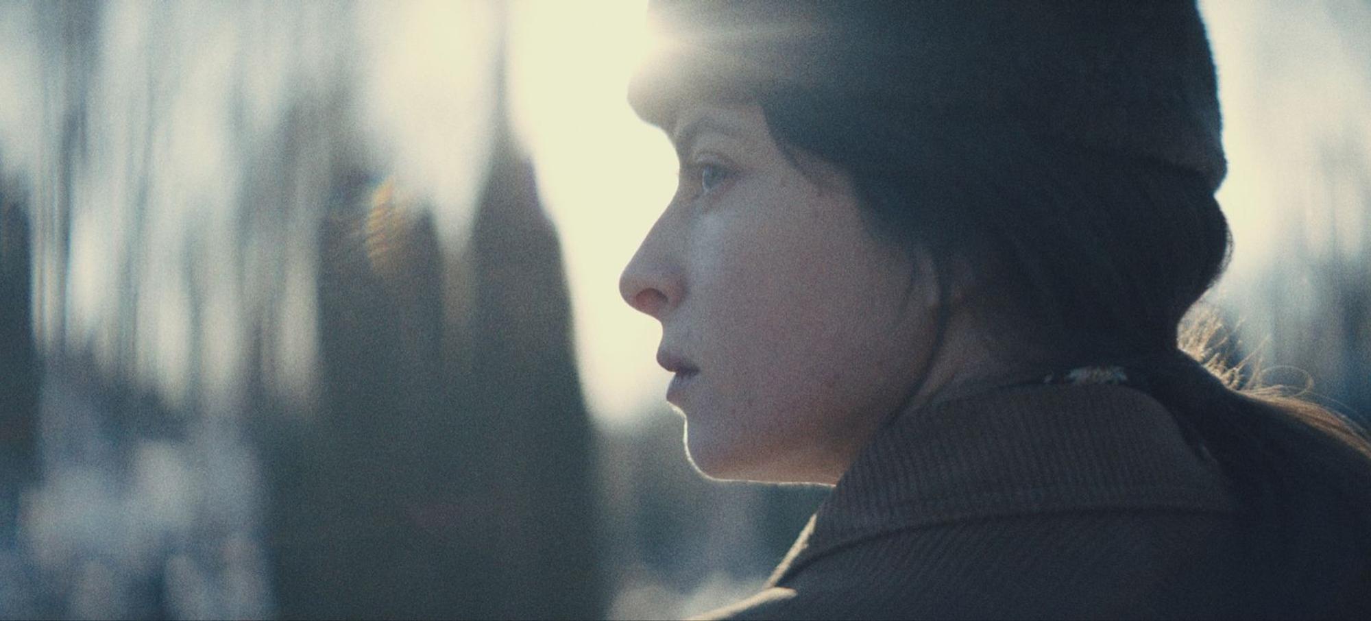 Wer „For All Mankind“ geschaut hat, kennt Irina Morozova (Agnes O'Casey) bereits: In „Star City“ macht sie ihre ersten beruflichen Schritte im Dienste des KGB.
(Bild: © Apple TV)