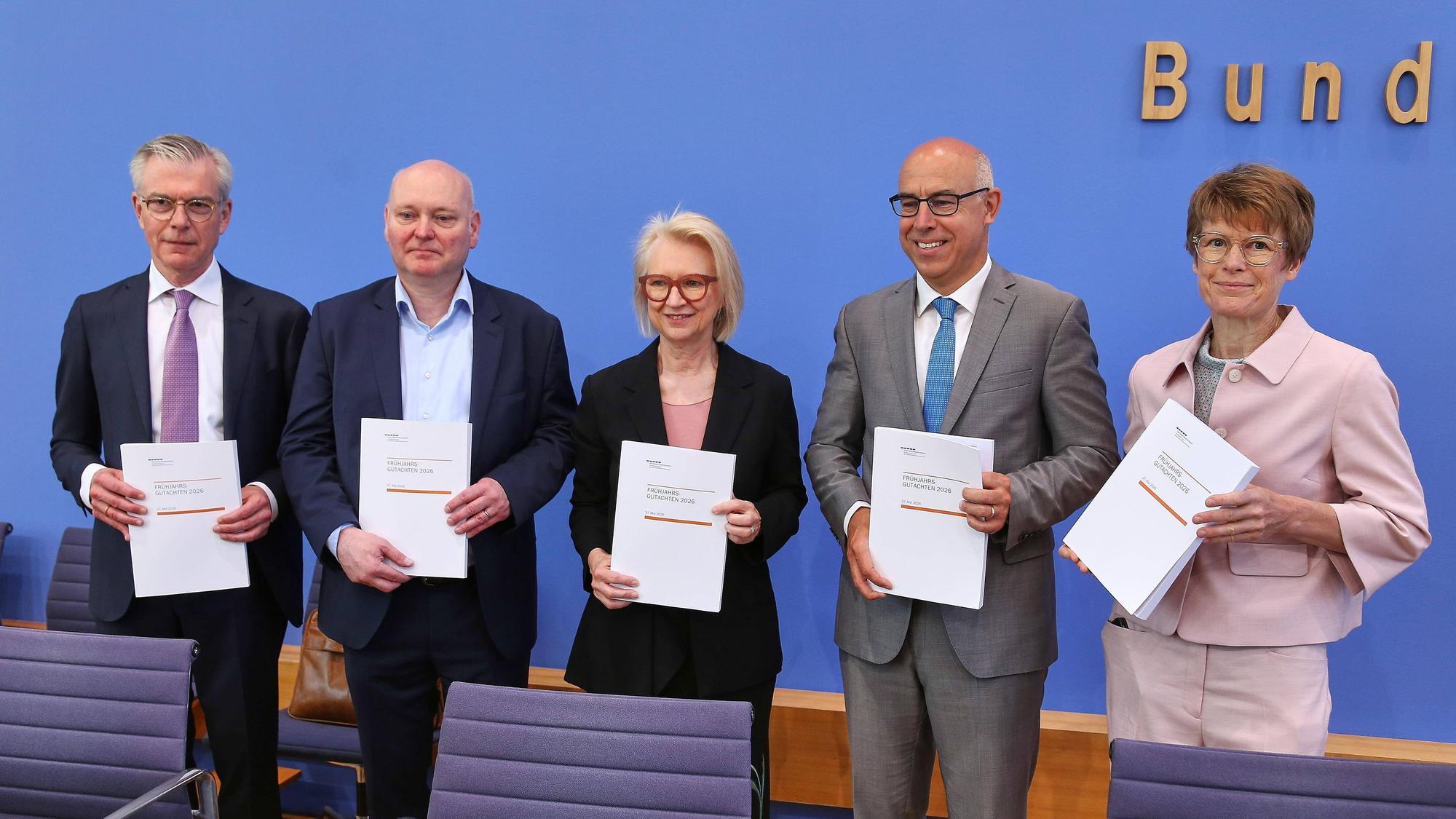 Martin Werding, Achim Truger, Monika Schnitzer, Gabriel Felbermayr, Veronika Grimm mit Gutachten