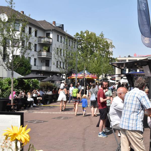 Das Weinfest in Siegburg steht vor der Tür. (Archivbild)