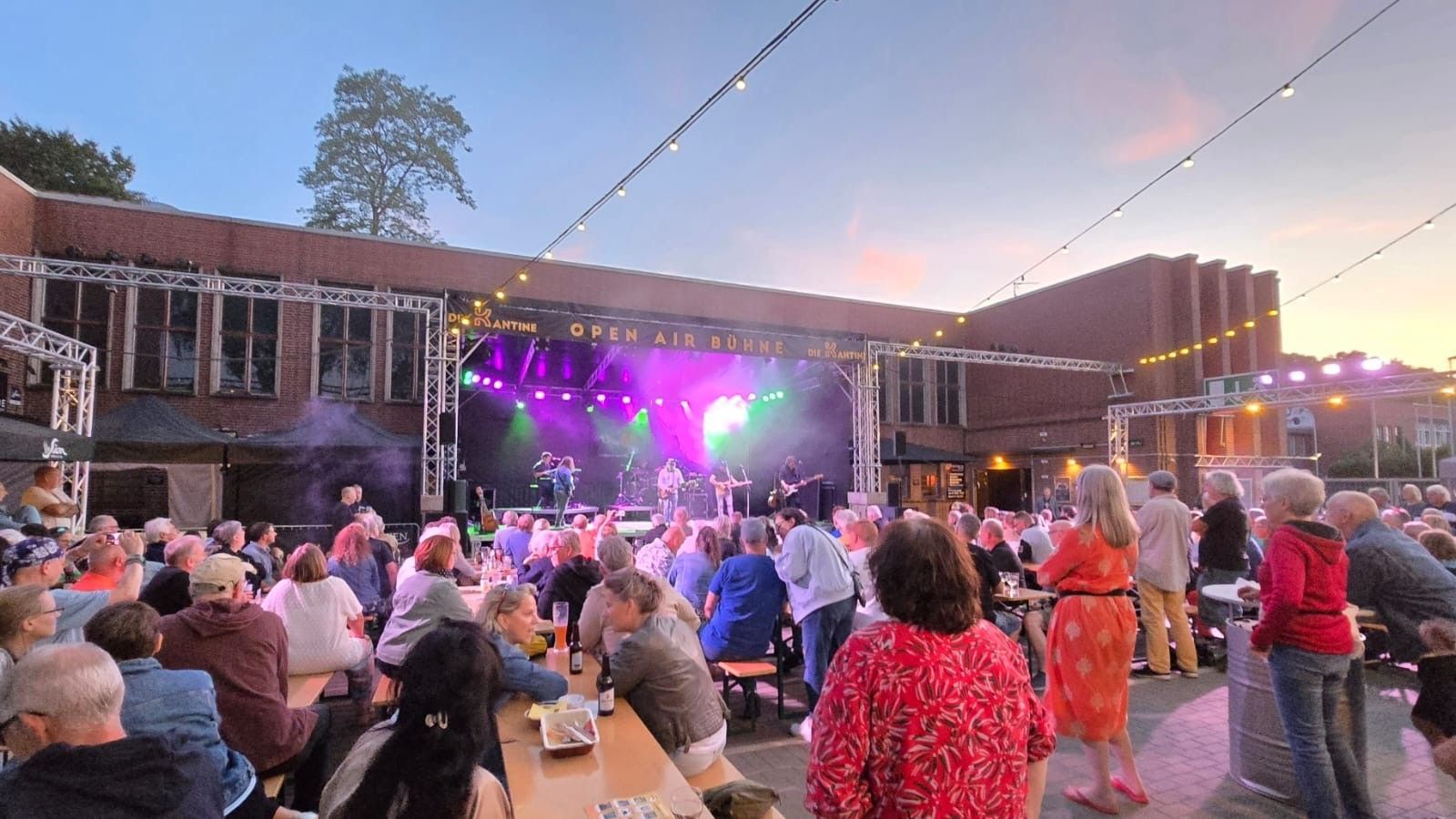 Aus-der-Not-geboren-Besonderes-Open-Air-Format-im-K-lner-Norden-schont-den-Geldbeutel