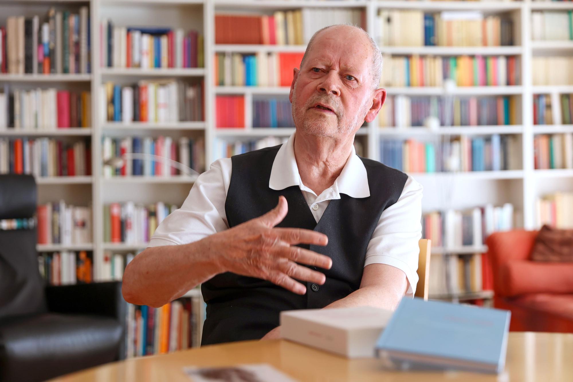 27.05.2026: Köln: 100 Jahre Leben: Schriftsteller Joke Frerichs spricht über seinen Bildungsweg in der jungen Bundesrepublik und schlägt den Bogen zum heutigen Bildungssystem. Foto: Martina Goyert