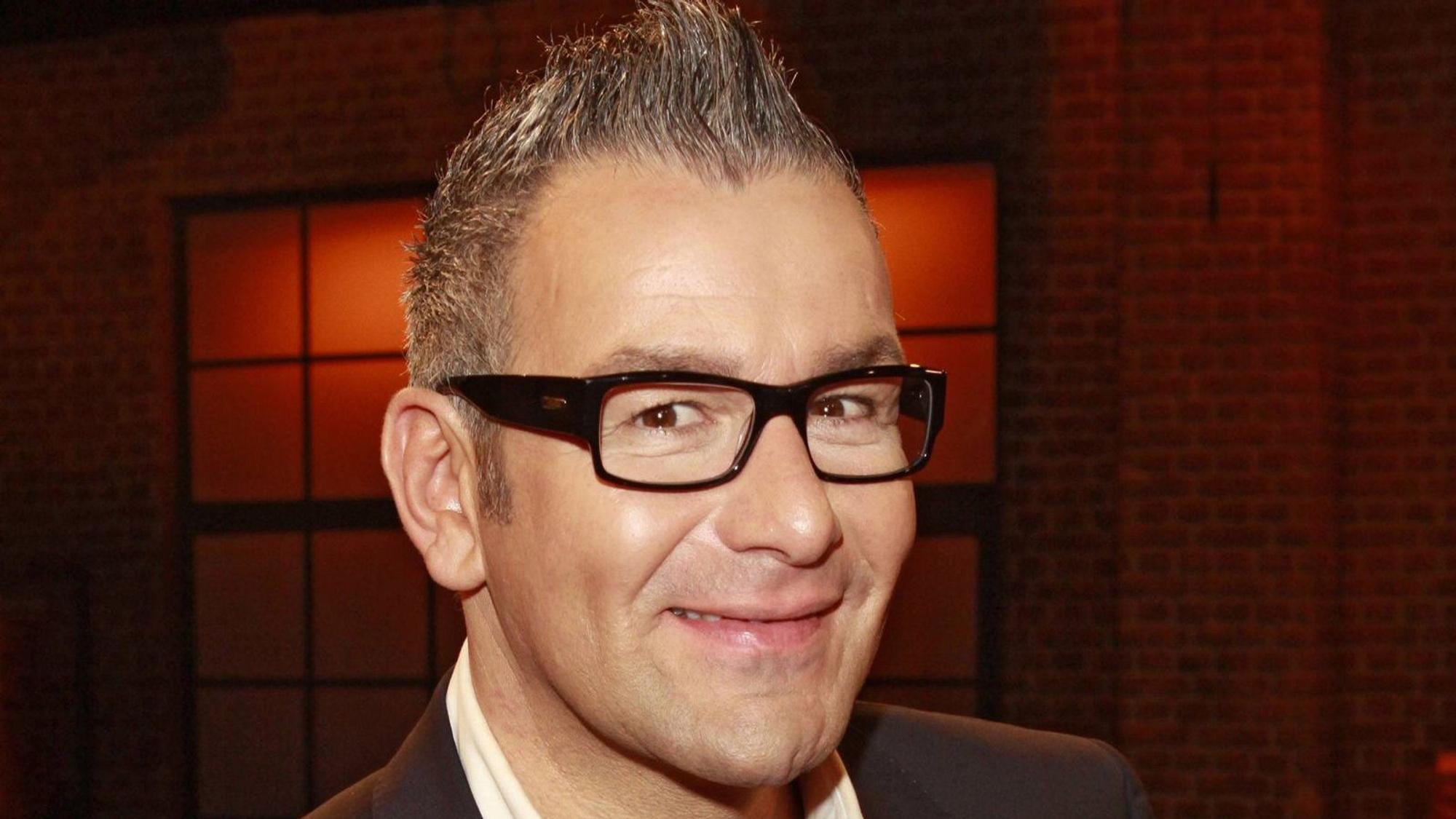 Für Chefmoderator Ralf Kühler heißt es Abschied nehmen: Channel 21 stellt den Betrieb ein. (Bild: IMAGO / Future Image)