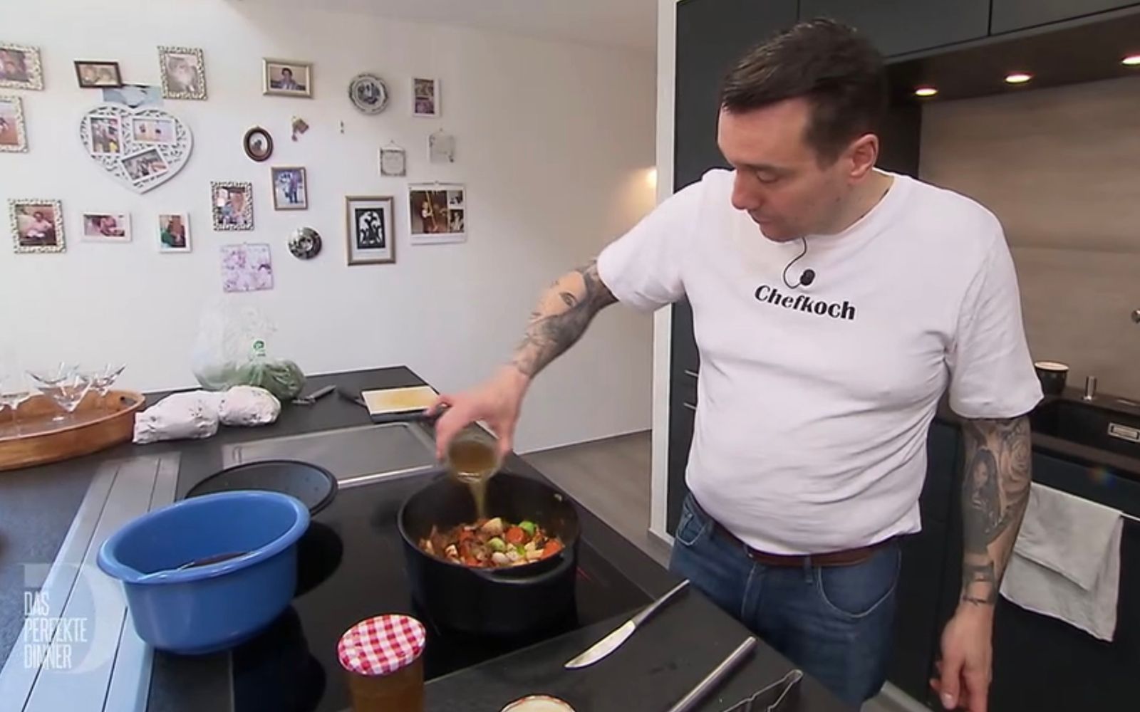 Freddy (46) mag nicht nur in der Küche Präzisionsarbeit. (Bild: RTL)