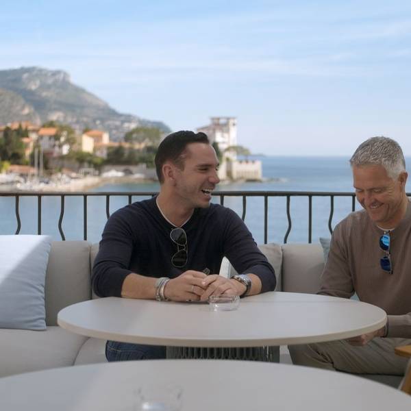 In der Doku-Serie „Ralf & Étienne: Wir sagen Ja“ haben Ralf Schumacher und Étienne Bousquet-Cassagne über ihr Kennenlernen gesprochen. (Bild: Sky/Tresor TV)