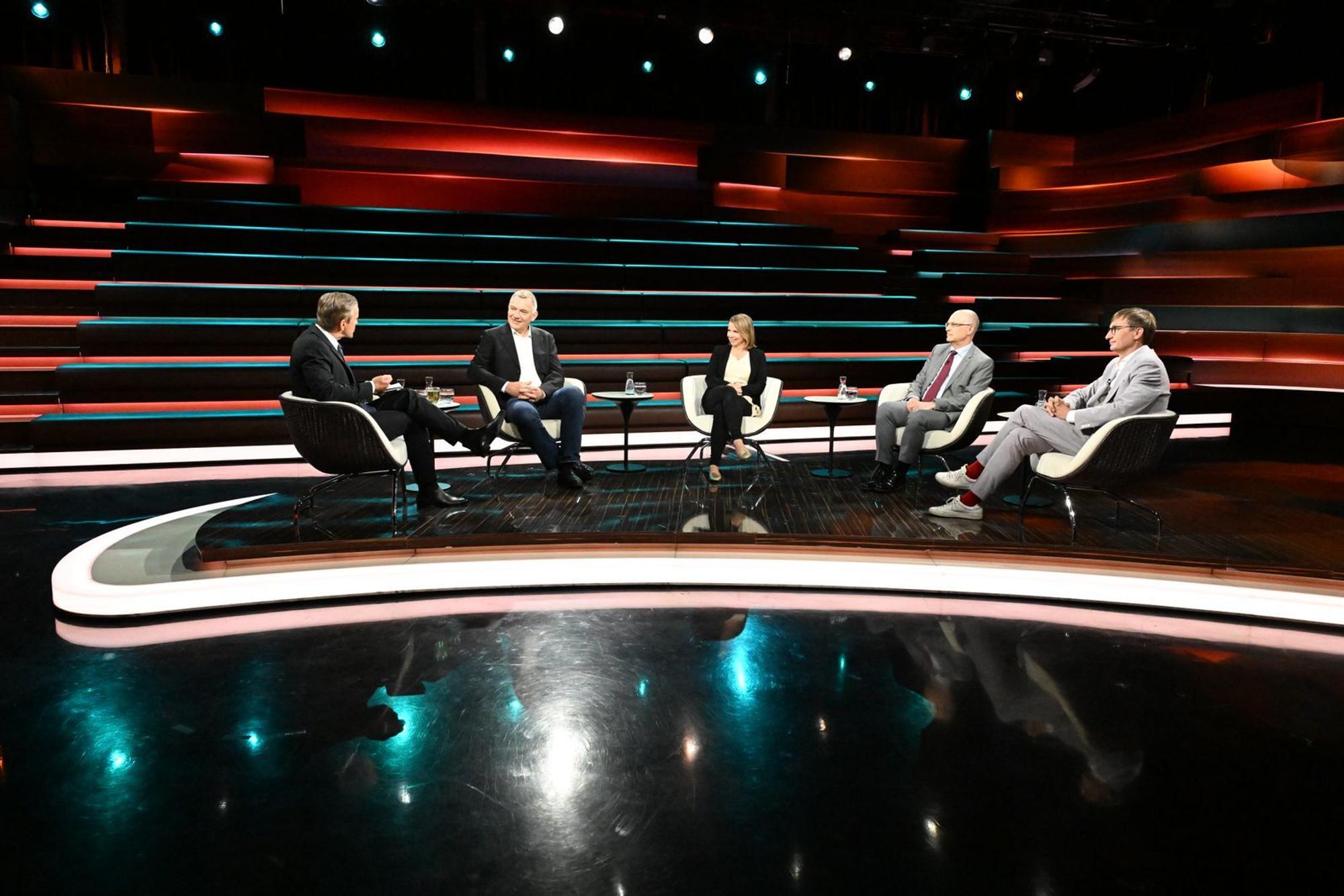 Markus Lanz hat mit seinen Gästen über den Ukraine-Krieg und Friedrich Merz gesprochen. (Bild: ZDF / Cornelia Lehmann)