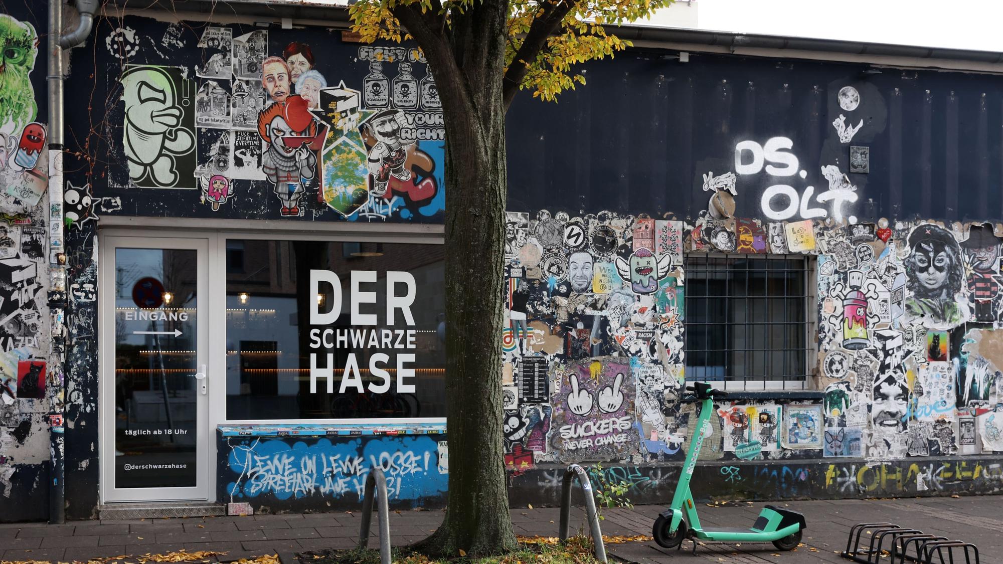 Eingang der Bar „Der Schwarze Hase“, Nachfolger der „Stapelbar“. (Archivbild)