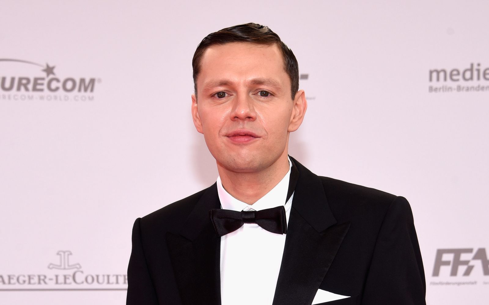 2015 gehörte Christian Friedel beim Deutschen Filmpreis zu den Gästen und Nominierten, dieses Jahr führt er als Moderator durch die Verleihung.  (Bild: Clemens Bilan/Getty Images)