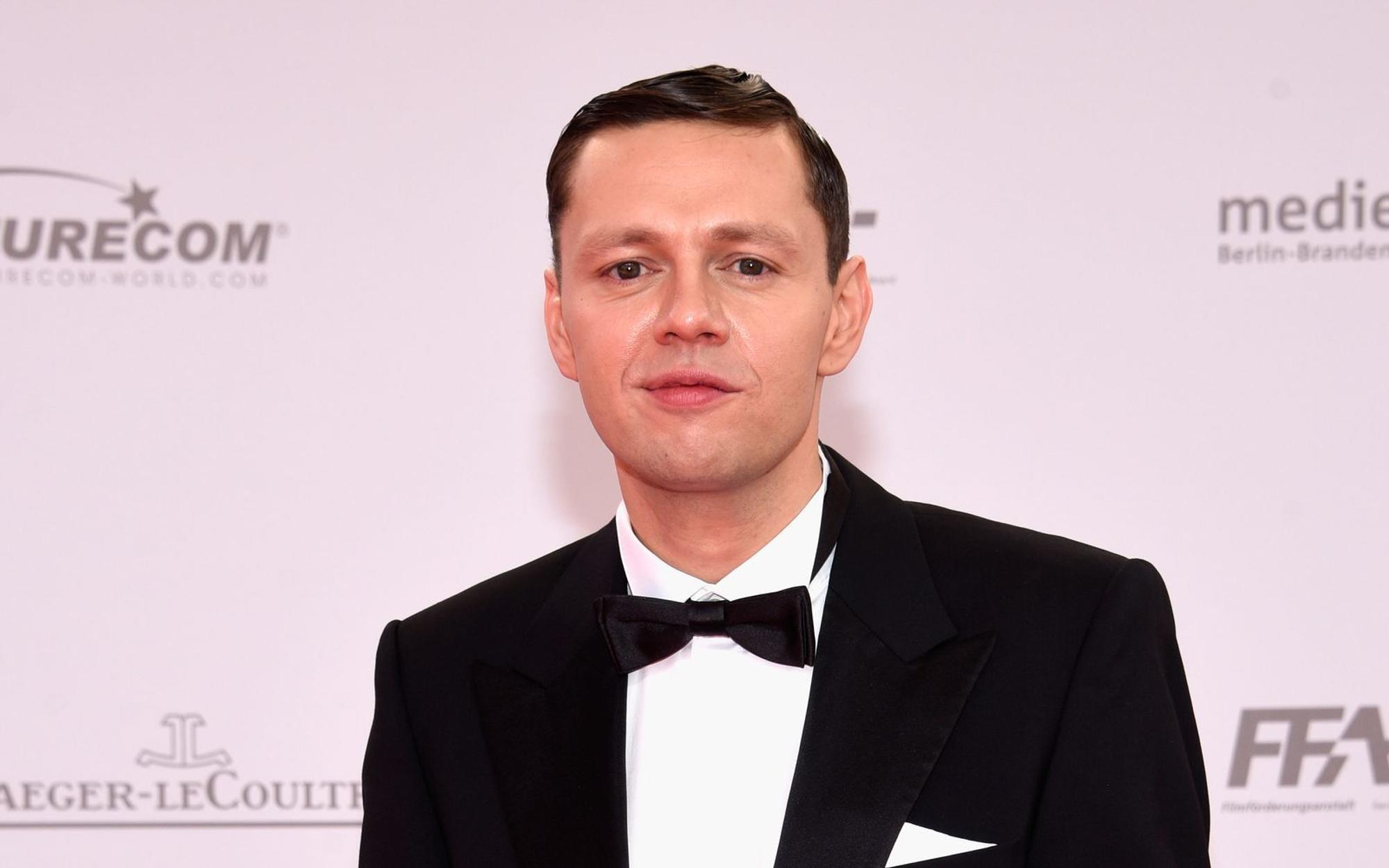 2015 gehörte Christian Friedel beim Deutschen Filmpreis zu den Gästen und Nominierten, dieses Jahr führt er als Moderator durch die Verleihung. (Bild: Clemens Bilan/Getty Images)