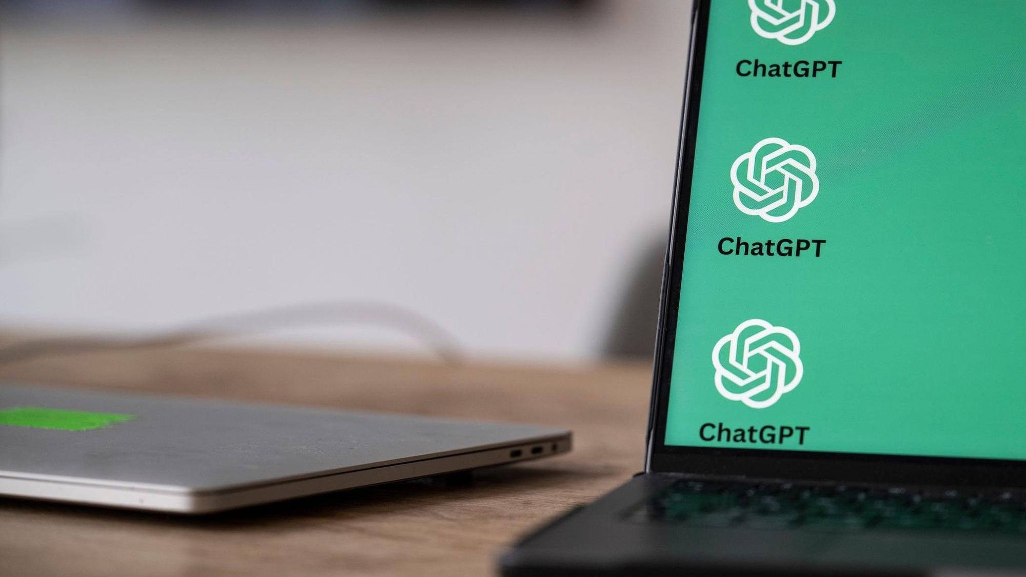 Das KI-Tool ChatGPT auf einem Laptop