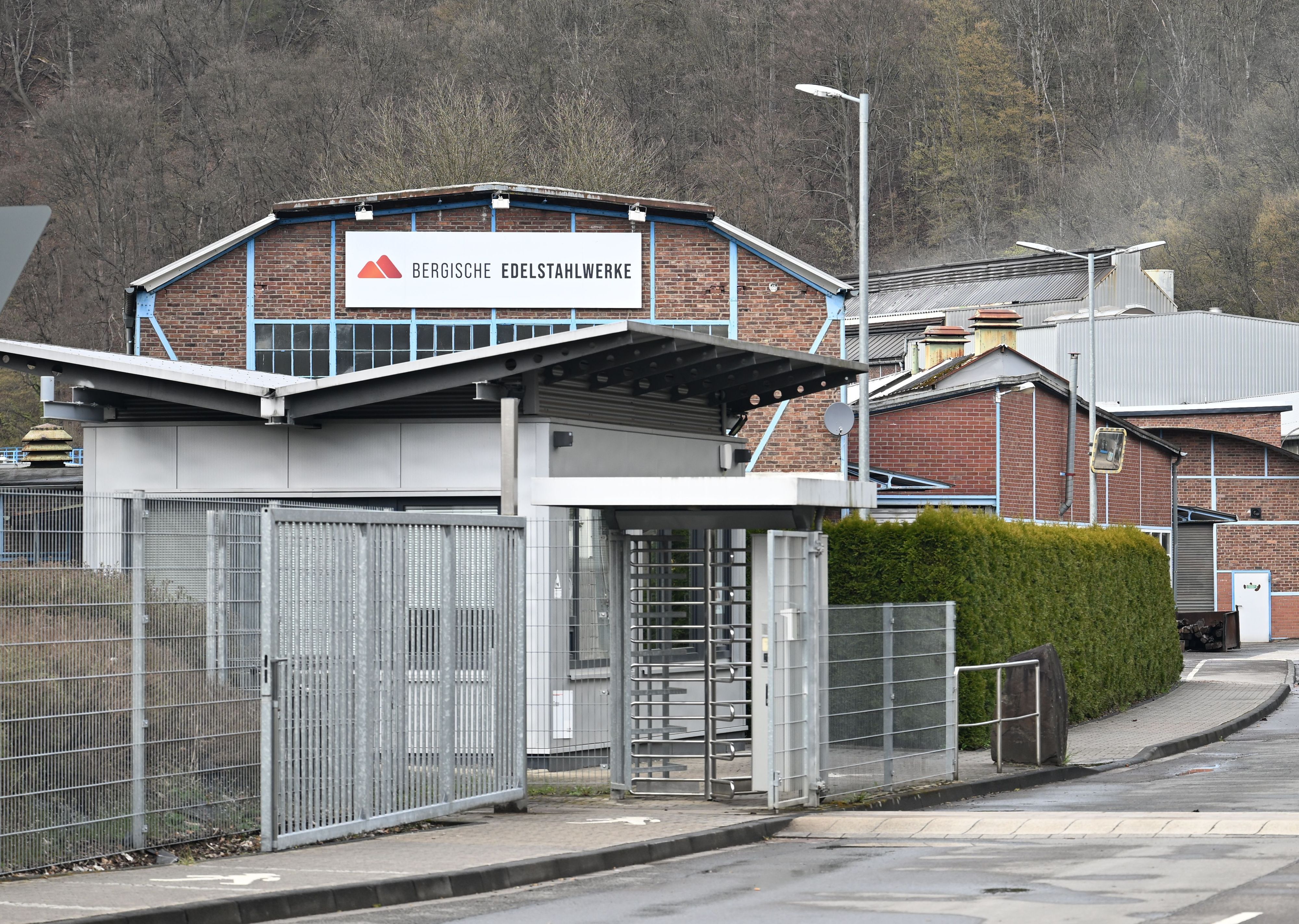 Außenansicht der Bergischen Edelstahlwerke in Ründeroth.