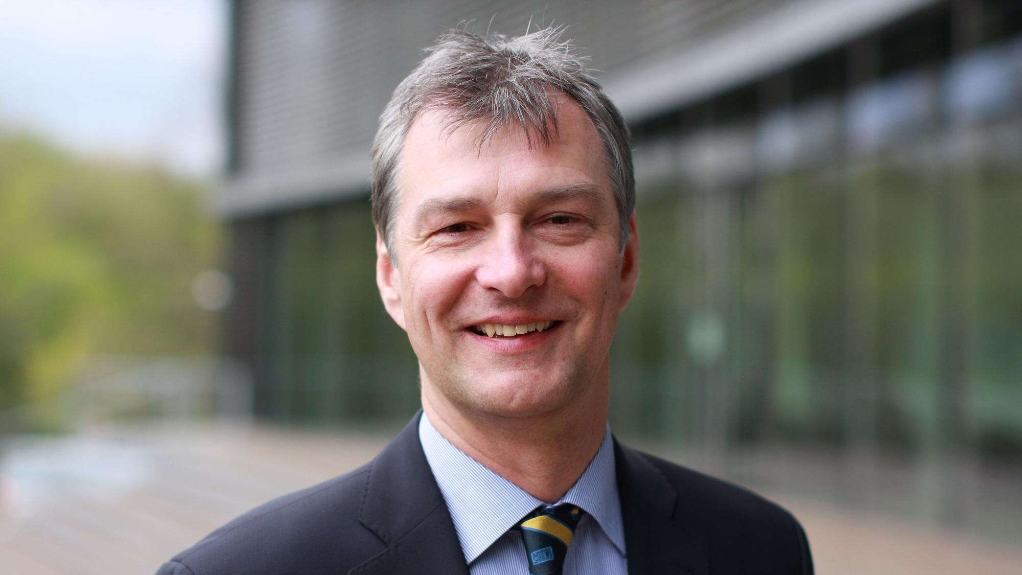 Professor Thomas Poguntke, Direktor des Instituts für Deutsches und Internationales Parteienrecht und Parteienforschung der Heinrich-Heine-Universität Düsseldorf