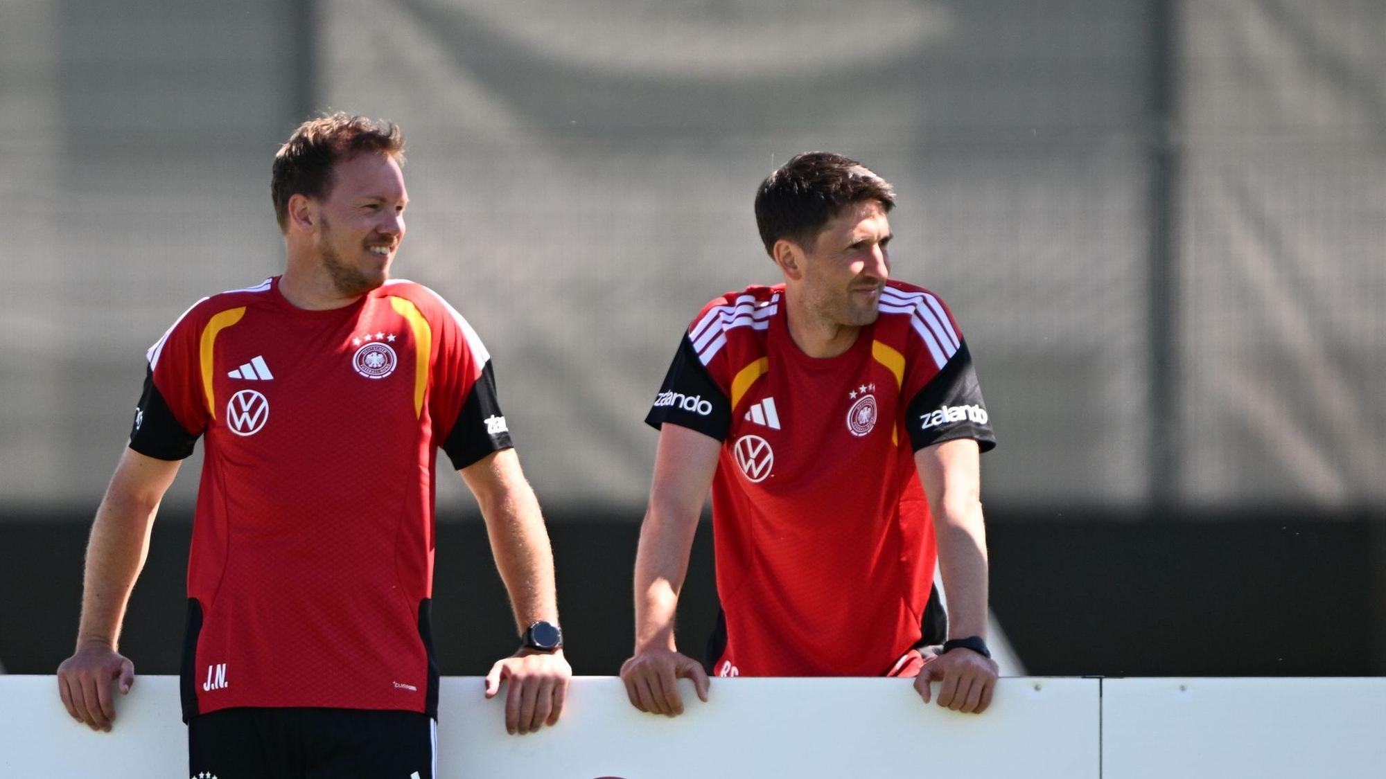 Julian Nagelsmann (l)