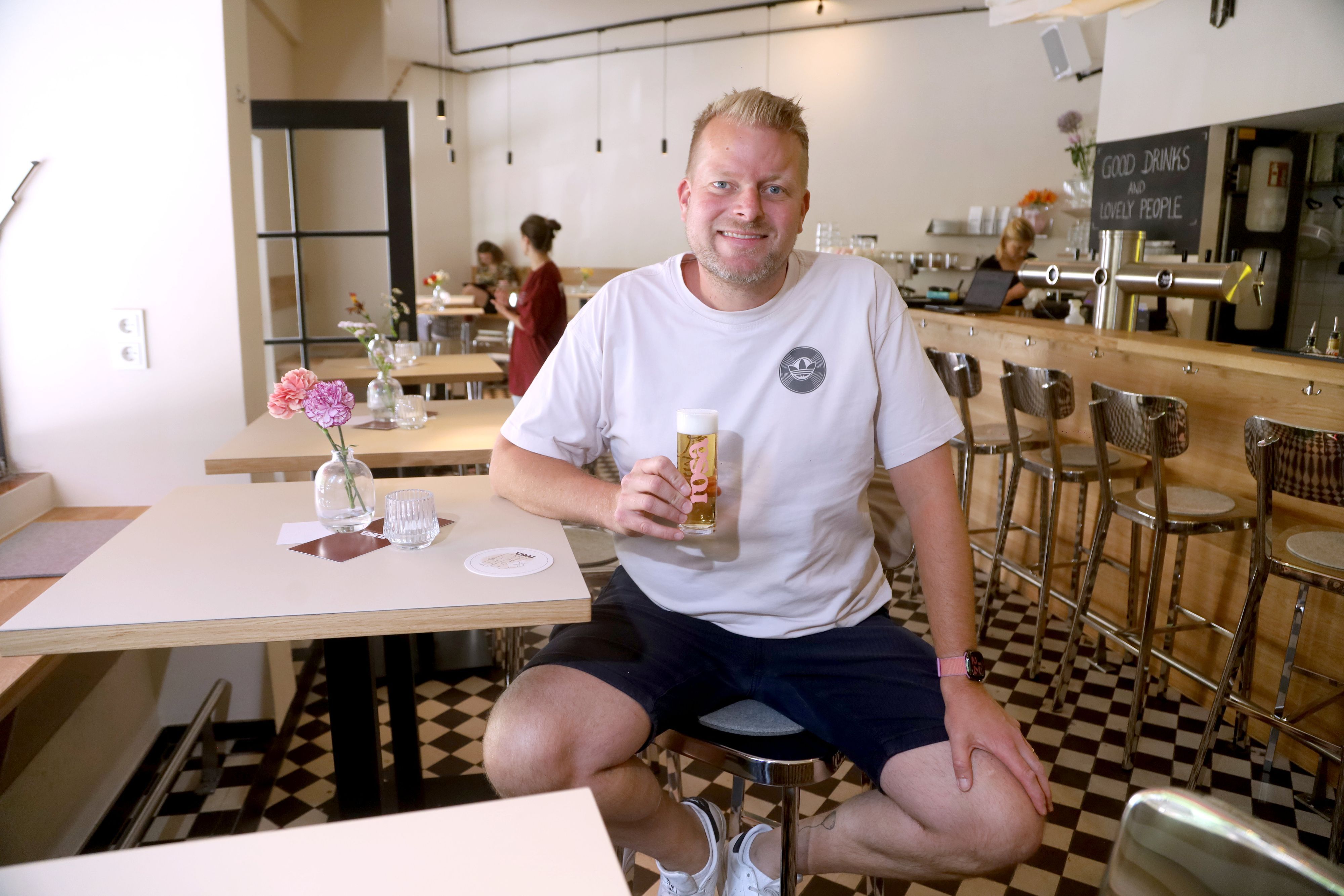 28.05.2026, Köln: Bar Rosa am Brüsseler nach wochenlanger Umbauphase mit neuem Konzept, neuem Logo. Unternehmer Wilke Stromann war vorher stiller Teilhaber und hat den Laden nun komplett übernommen Foto: Arton Krasniqi