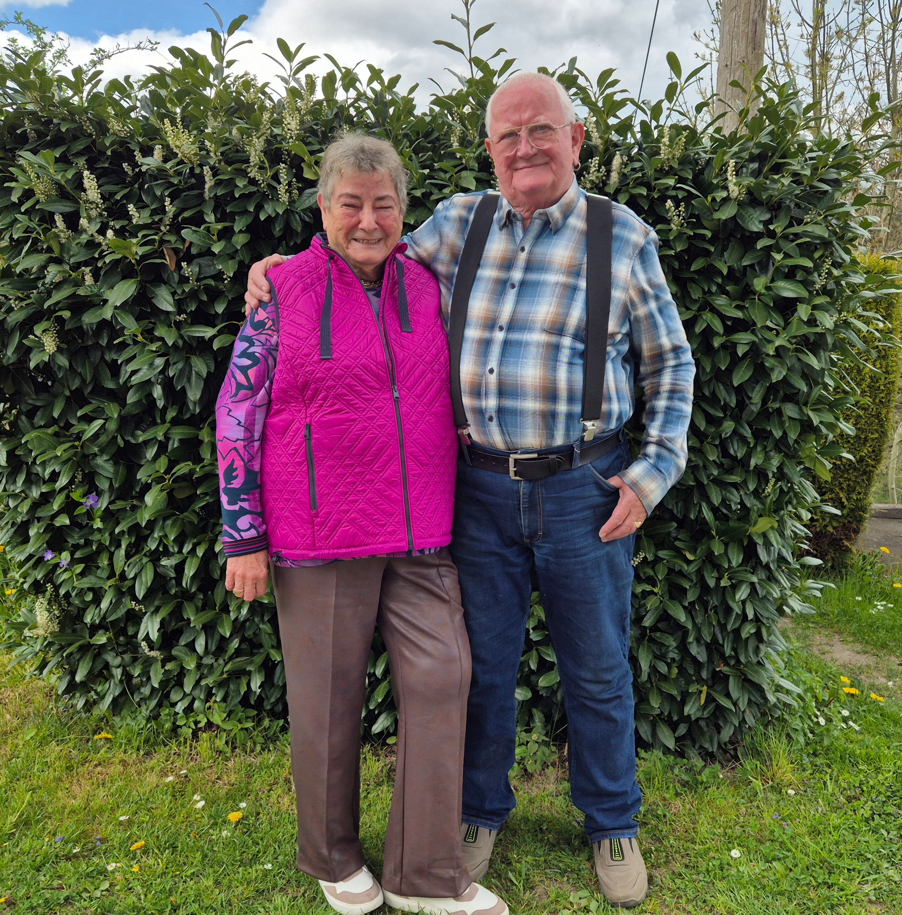 Das Foto zeigt das Diamanthochzeitspaar Christa und Wolfgang Renz.