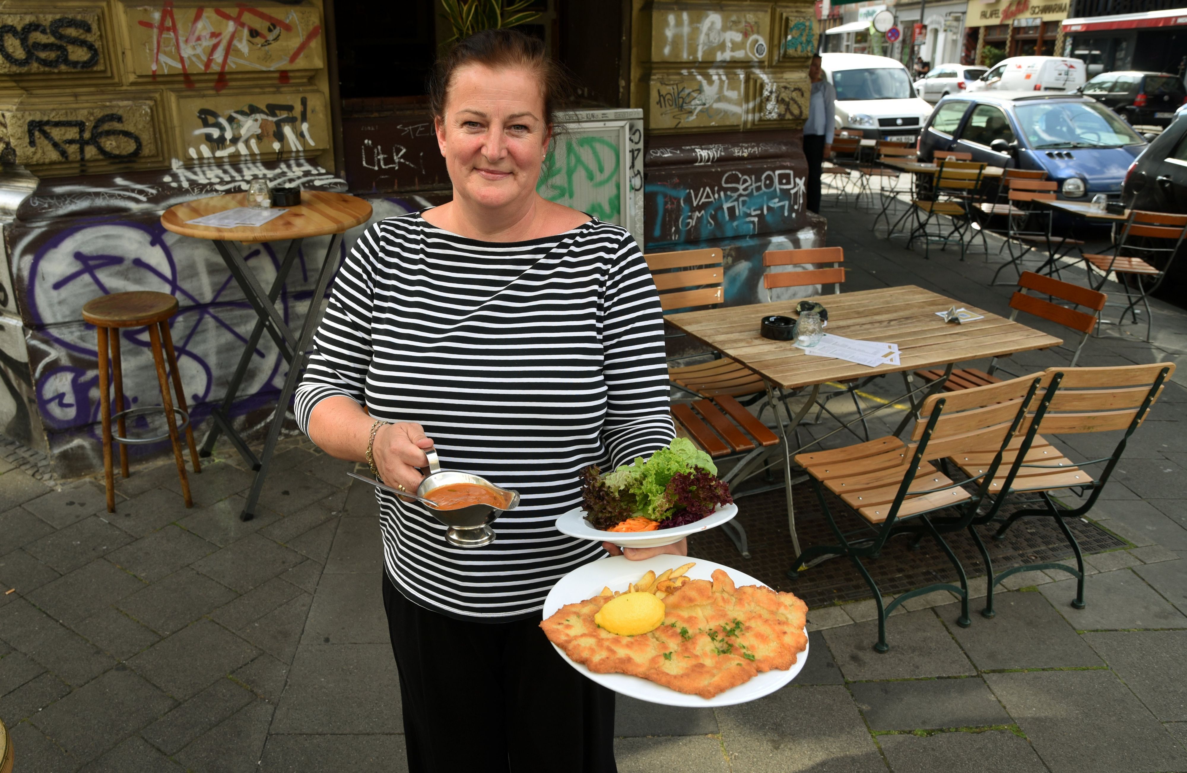 Maureen Wolf, Betreiberin der Gaststätte „Oma Kleinmann“ auf der Zülpicher Straße