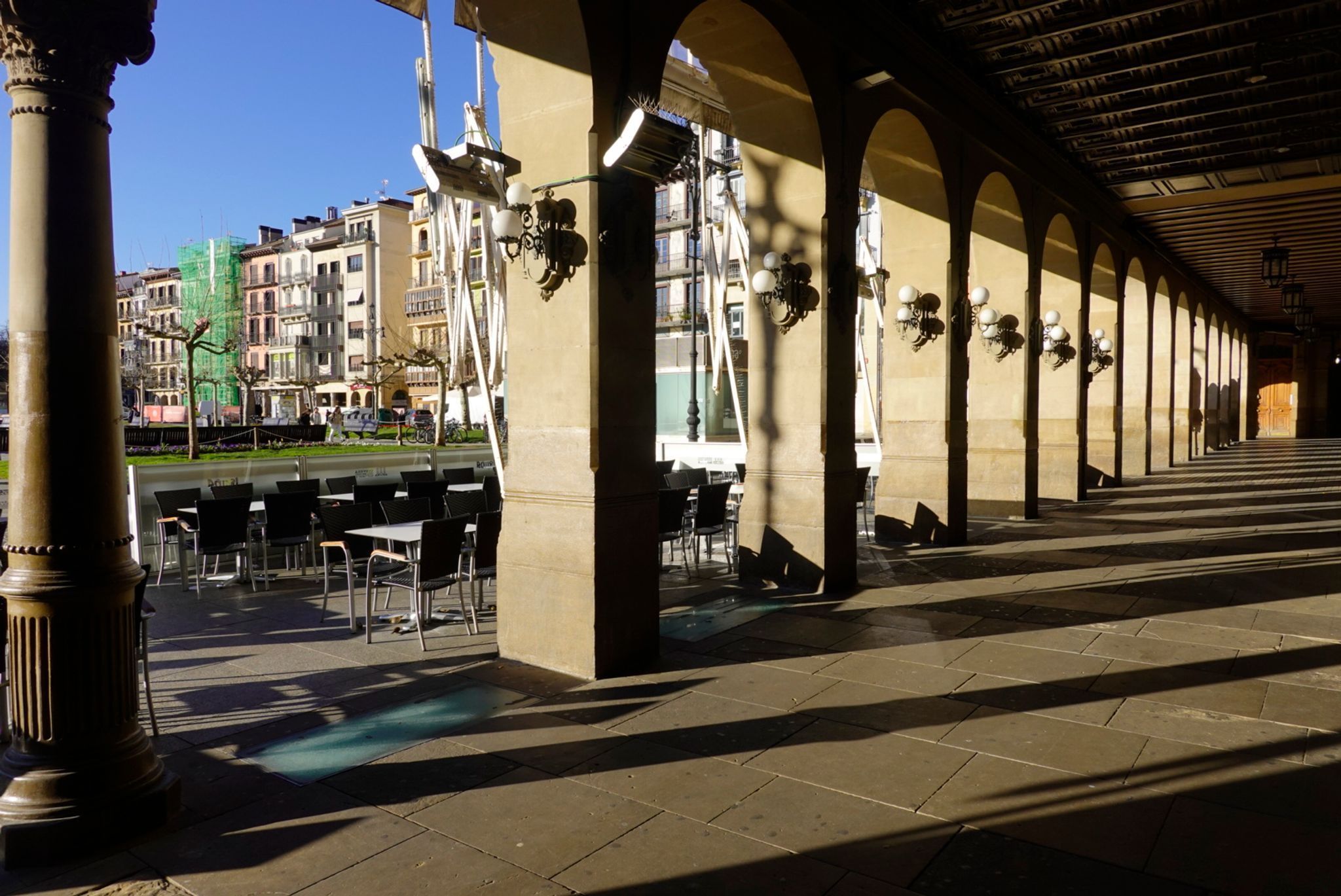 Arkaden am Hauptplatz von Pamplona