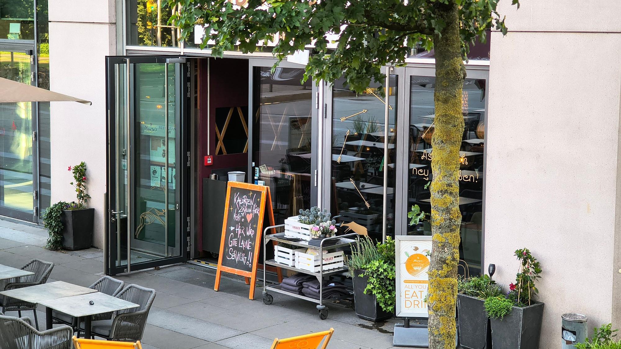Betreiber können schlechte Restaurant-Bewertungen bei Google löschen lassen. Die Anzahl der Löschungen ist jetzt bei Google Maps sichtbar. Hier das Restaurant Mongos in Köln-Deutz.