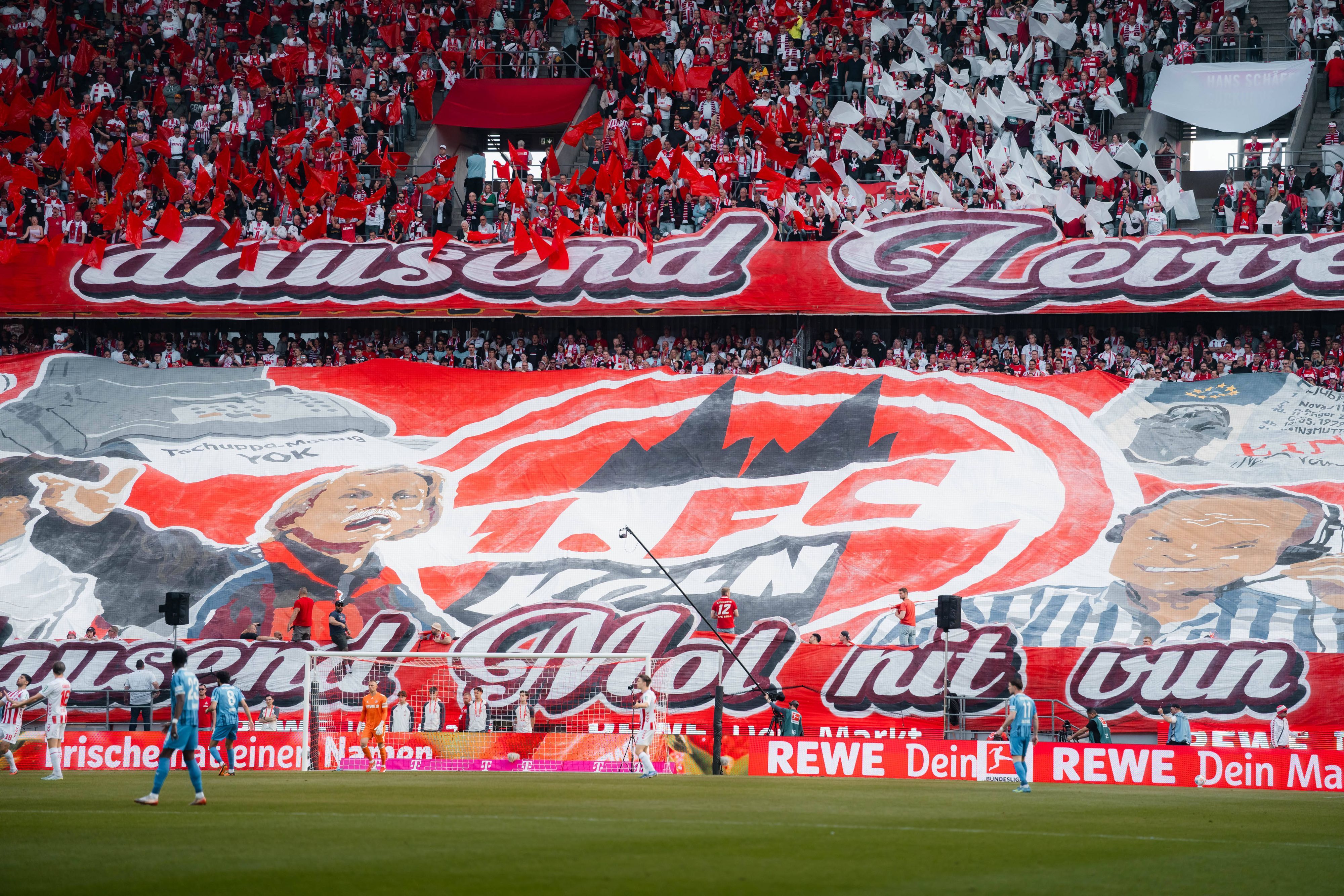 Die Fans des 1. FC Köln sogen regelmäßig für Gänsehaut-Stimmung bei Heimspielen im Rhein-Energie-Stadion.