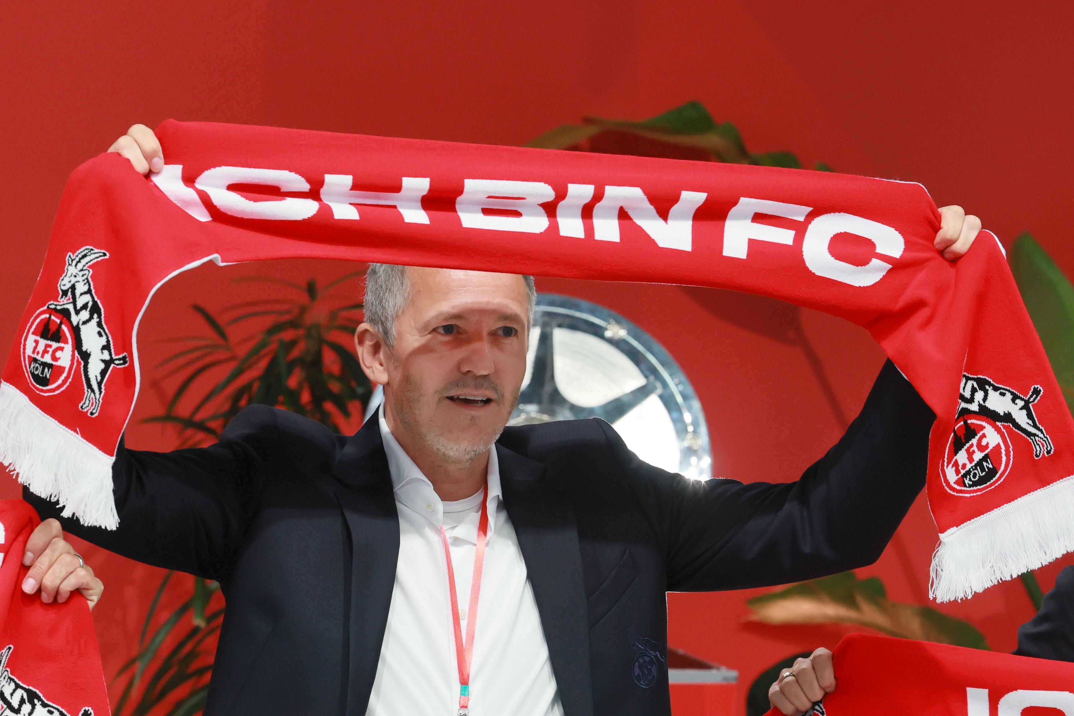 Finanzgeschäftsführer Philipp Türoff bei der Mitgliederversammlung des 1. FC Köln im September 2025