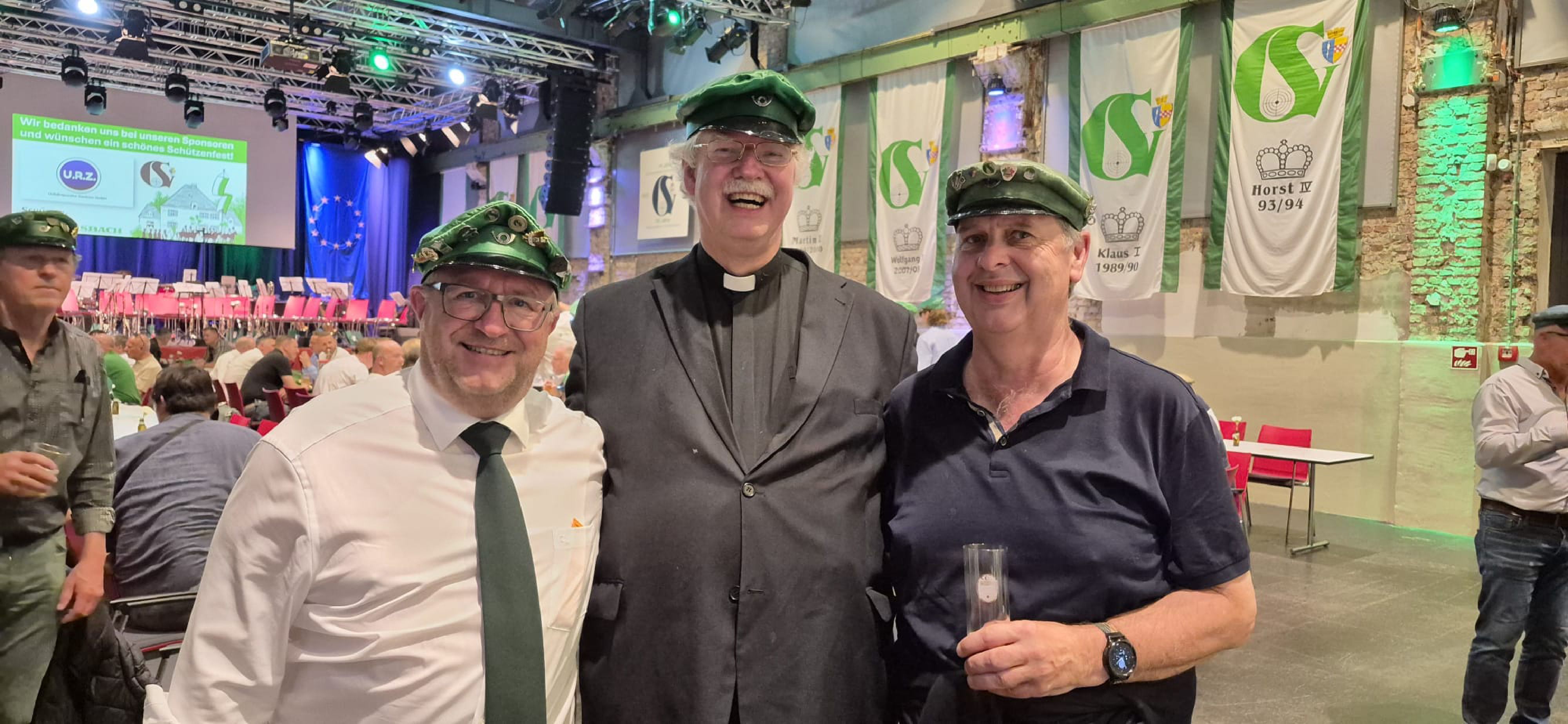 Christoph Bersch (M.) mit Peter Rothausen (r.) und Andreas Rostalski (l.).
