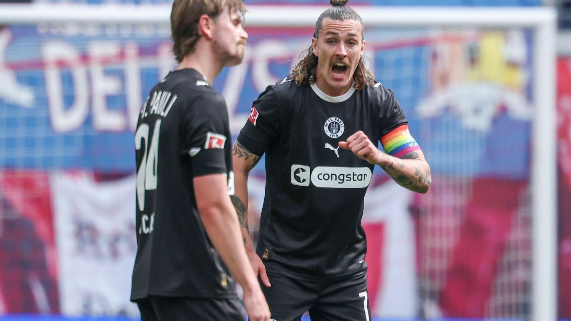 Connor Metcalfe und Jackson Irvine