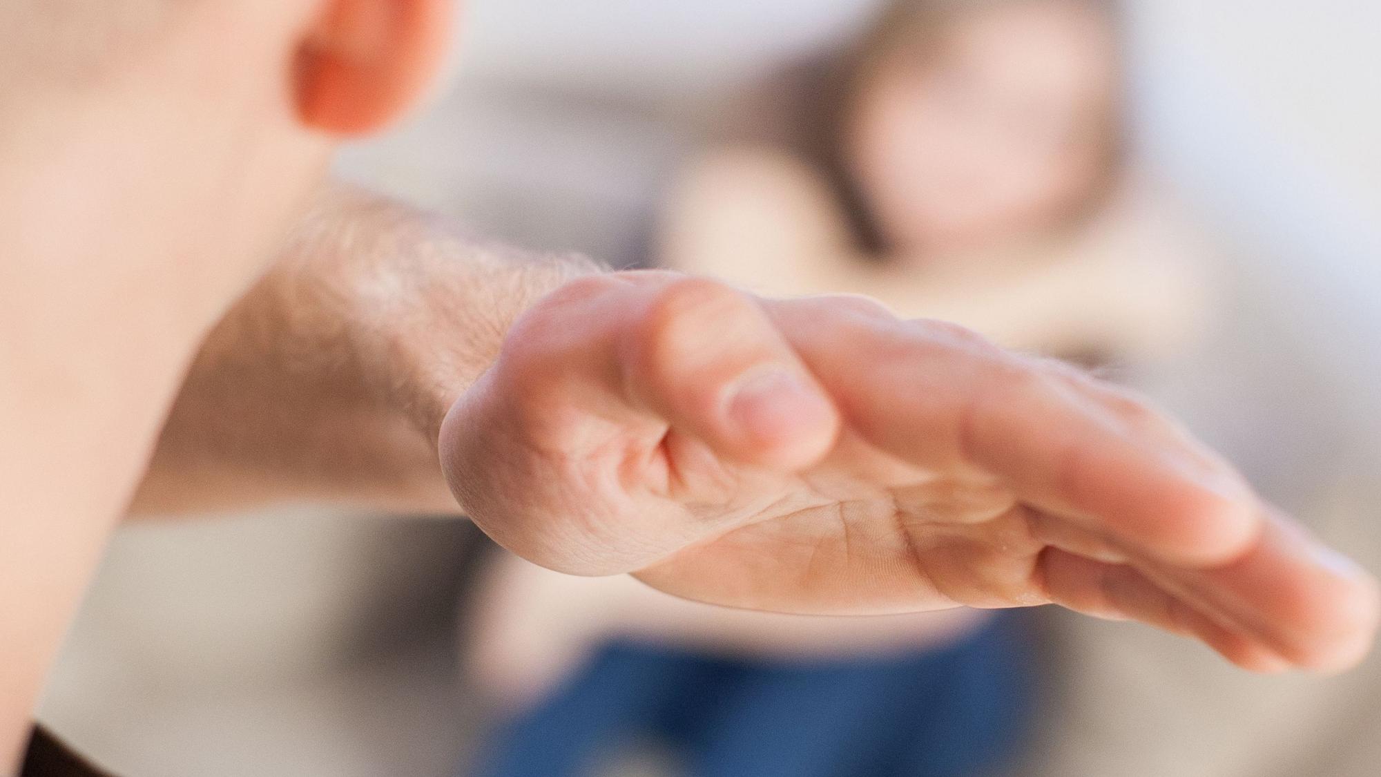 Jahrelange Gewalt und Kontrollversuche durch den Kindsvater können dazu führen, dass das alleinige Sorgerecht der Mutter zugesprochen wird.