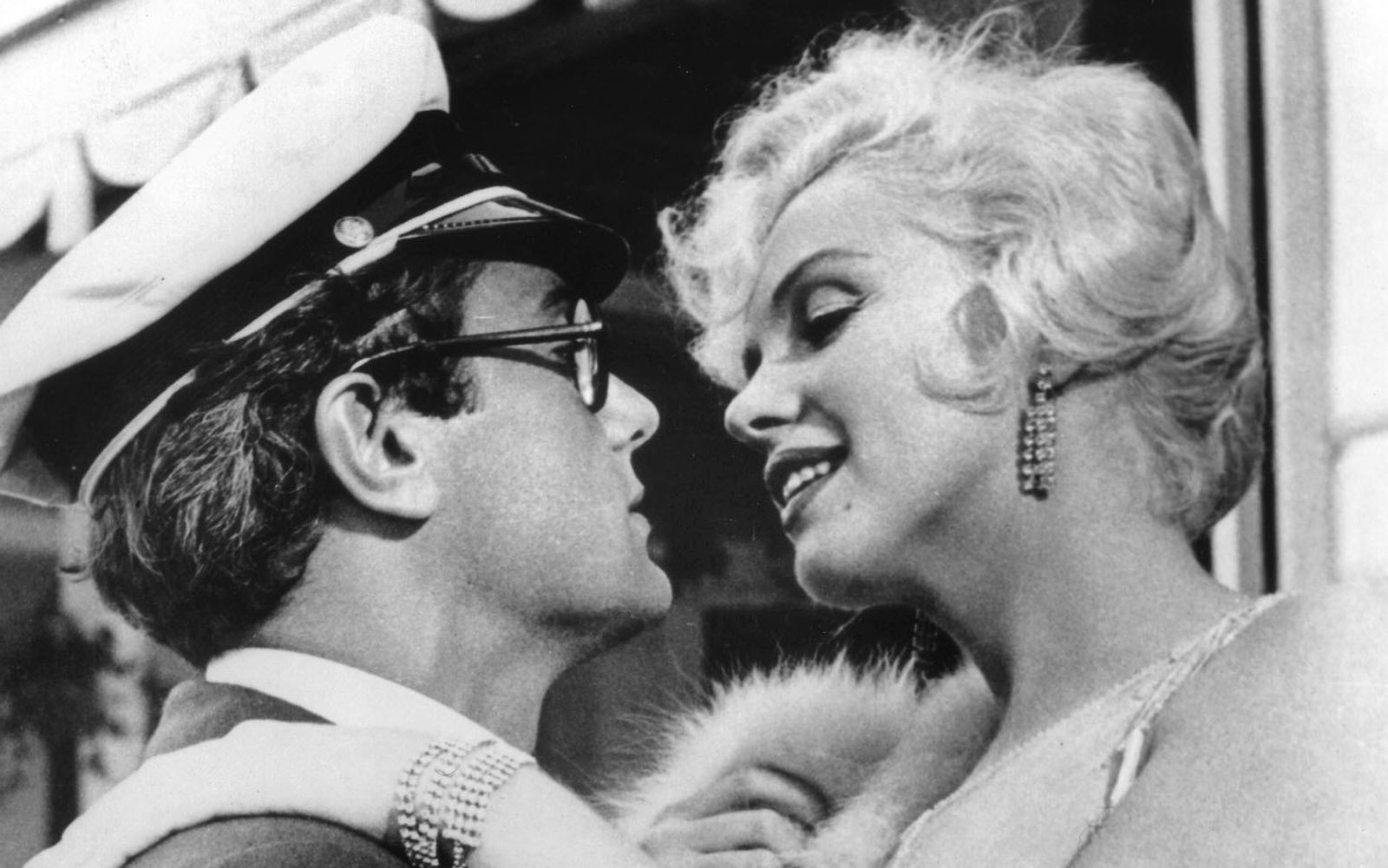 Billy Wilders Klassiker „Manche mögen's heiß“ (1959) gilt bis heute als eine der besten Komödien aller Zeiten - auch dank der Schauspielleistungen von Tony Curtis und Marilyn Monroe. (Bild: ARD / Degeto)