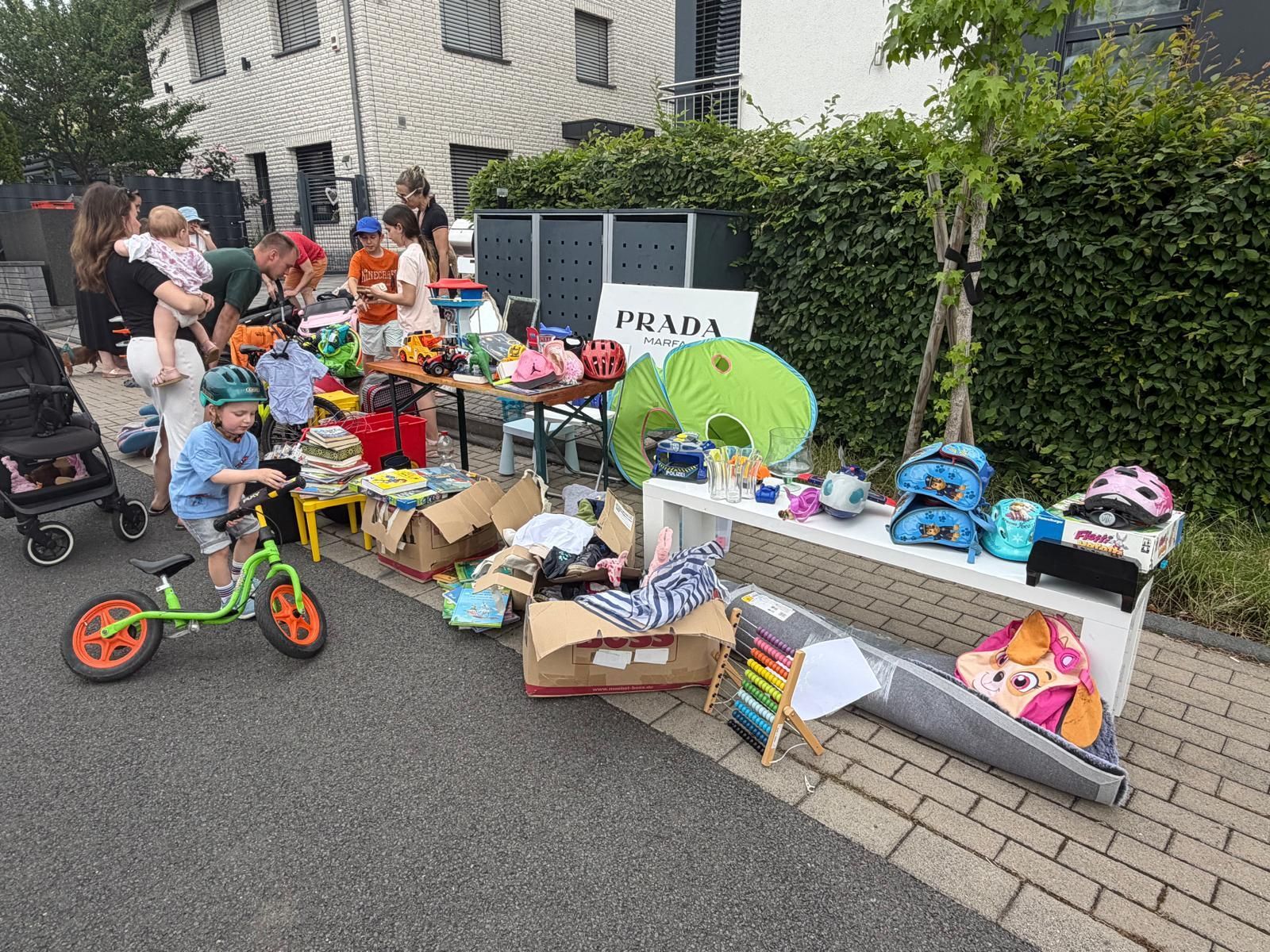 Der Hofflohmarkt wird über die App HofFloh organisiert.