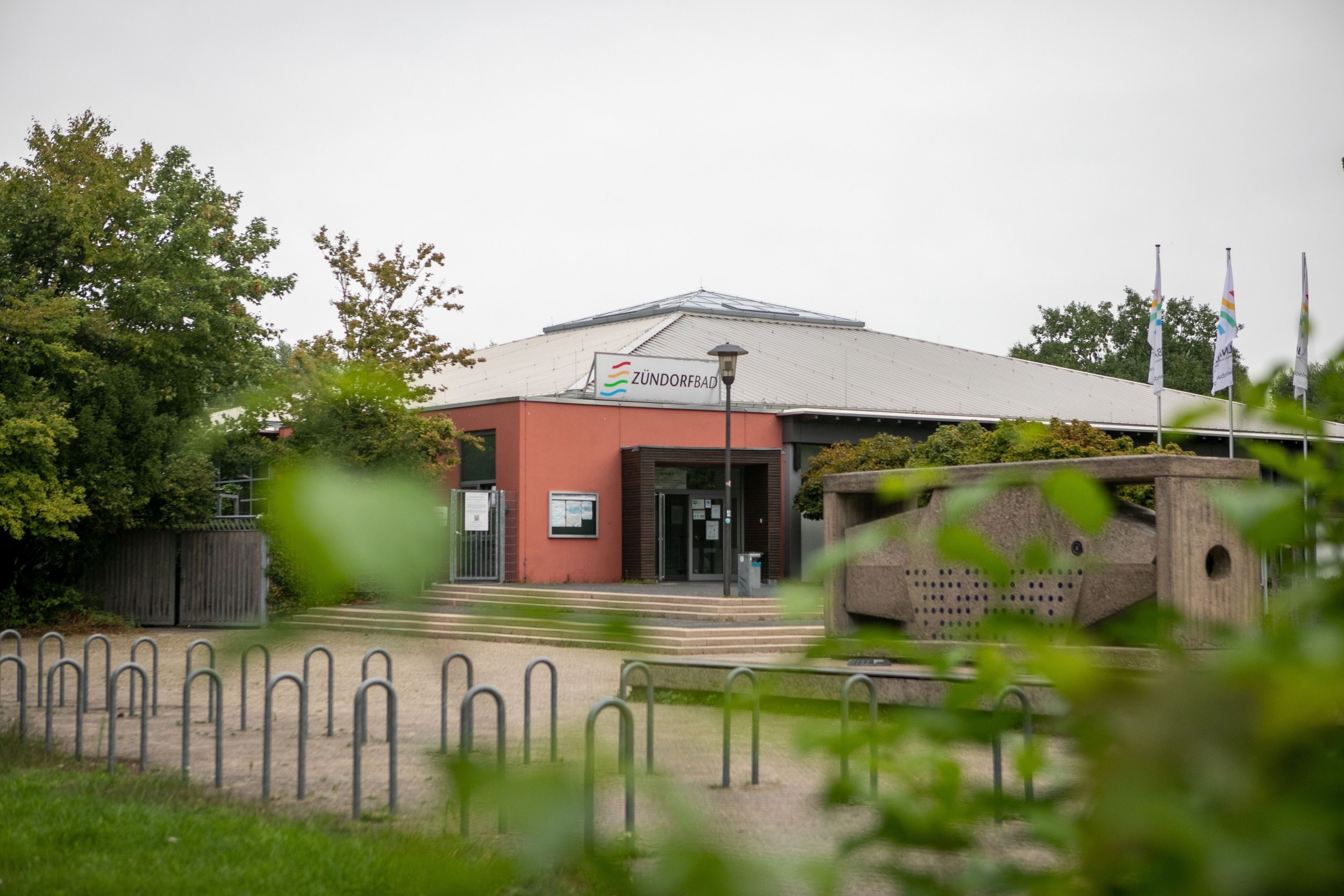 Eingang Zündorfbad