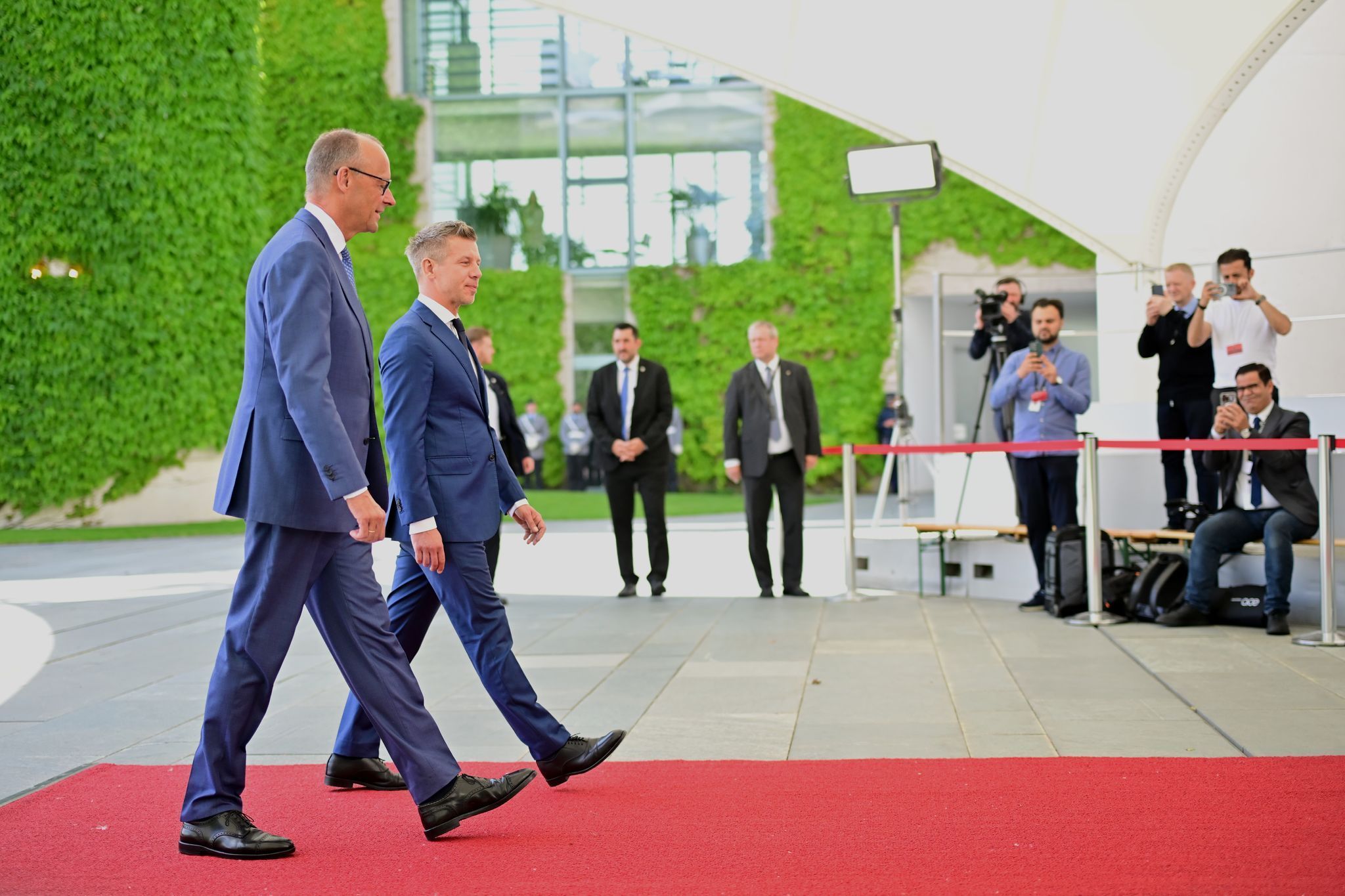 Ungarns Ministerpräsident Magyar in Berlin