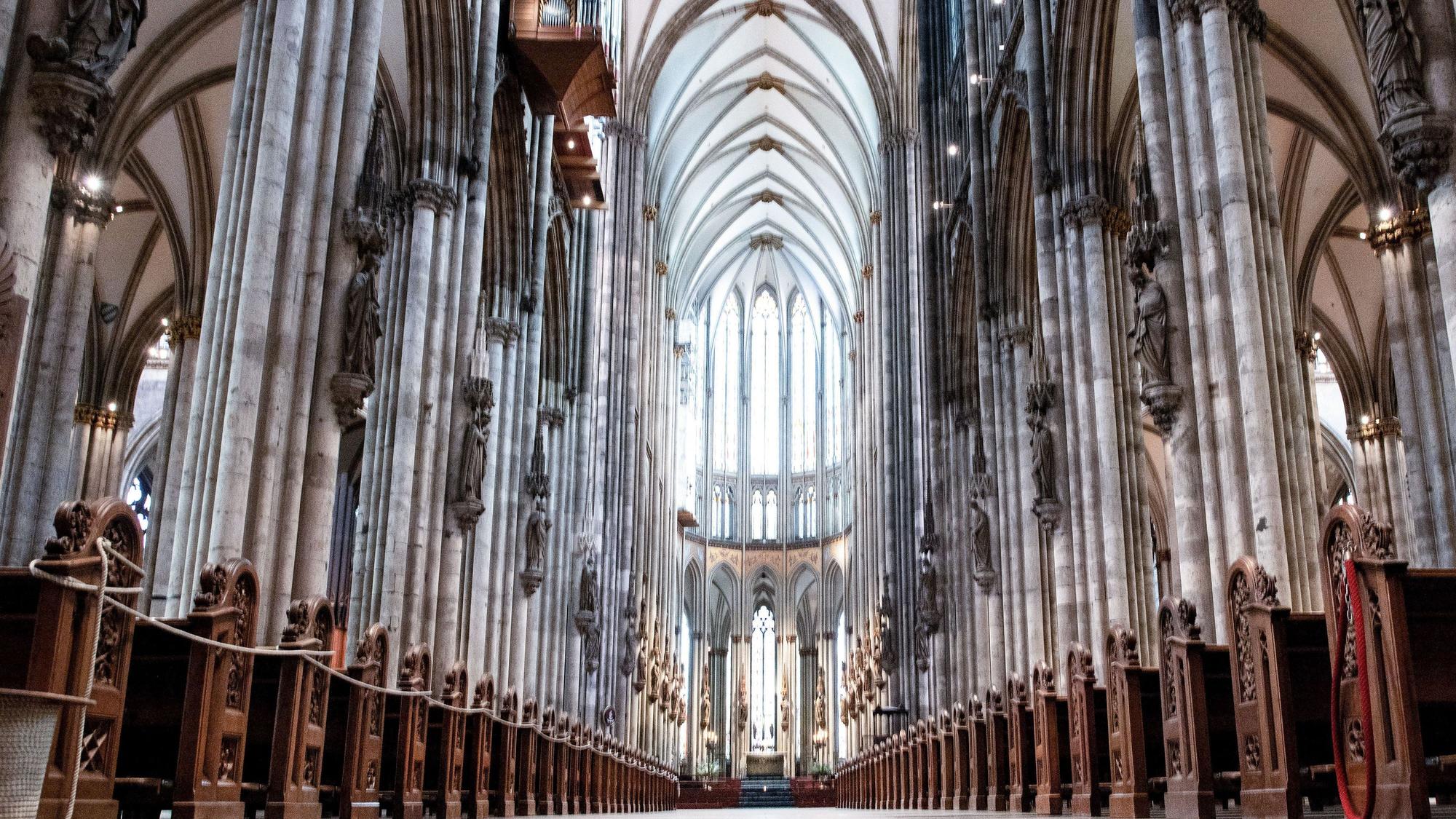 Blick in den Innenraum des Kölner Doms