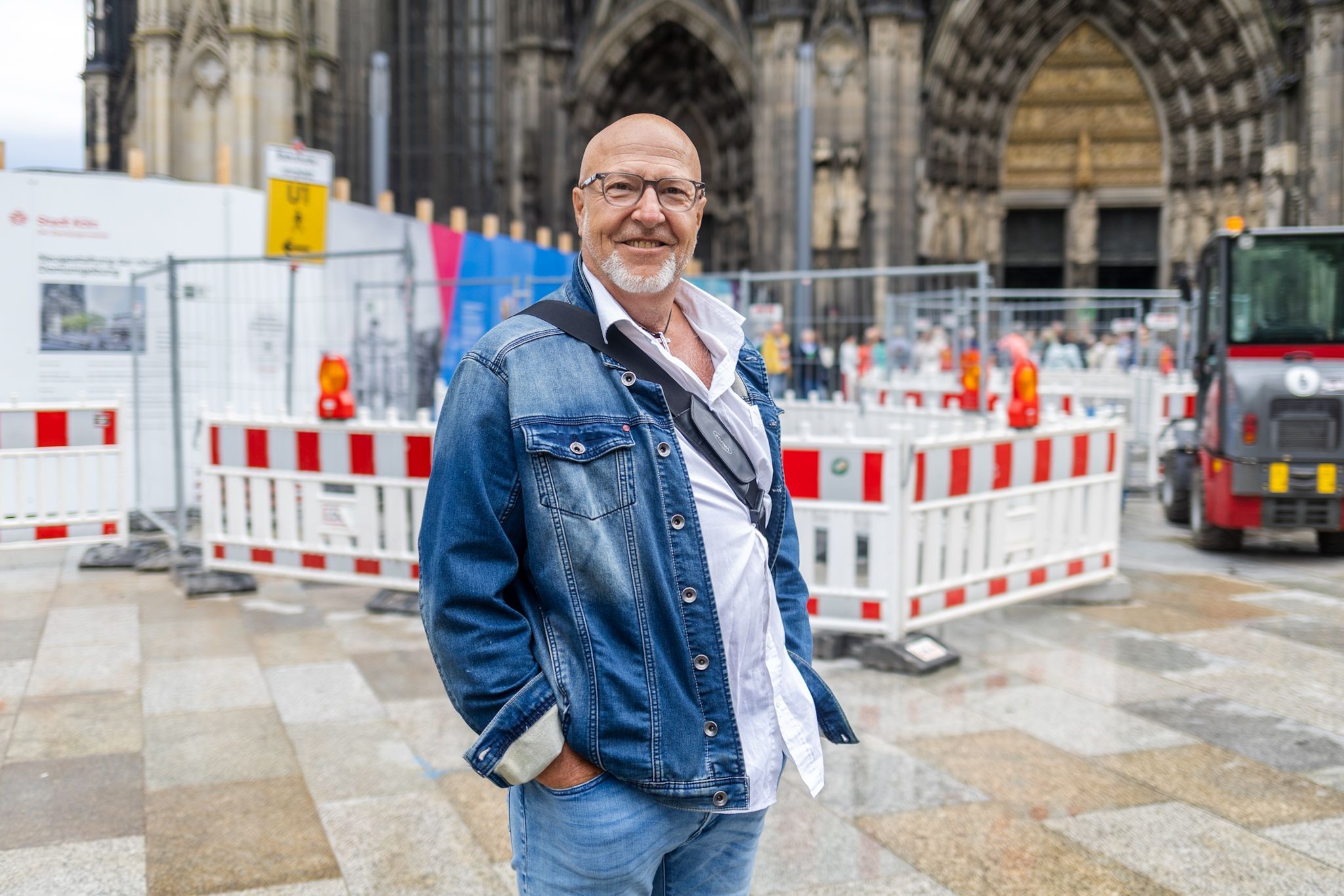 Jörg Schadwald bummelte just in dem Augenblick über die Domplatte, als der Preis von zwölf Euro verkündet wurde.
