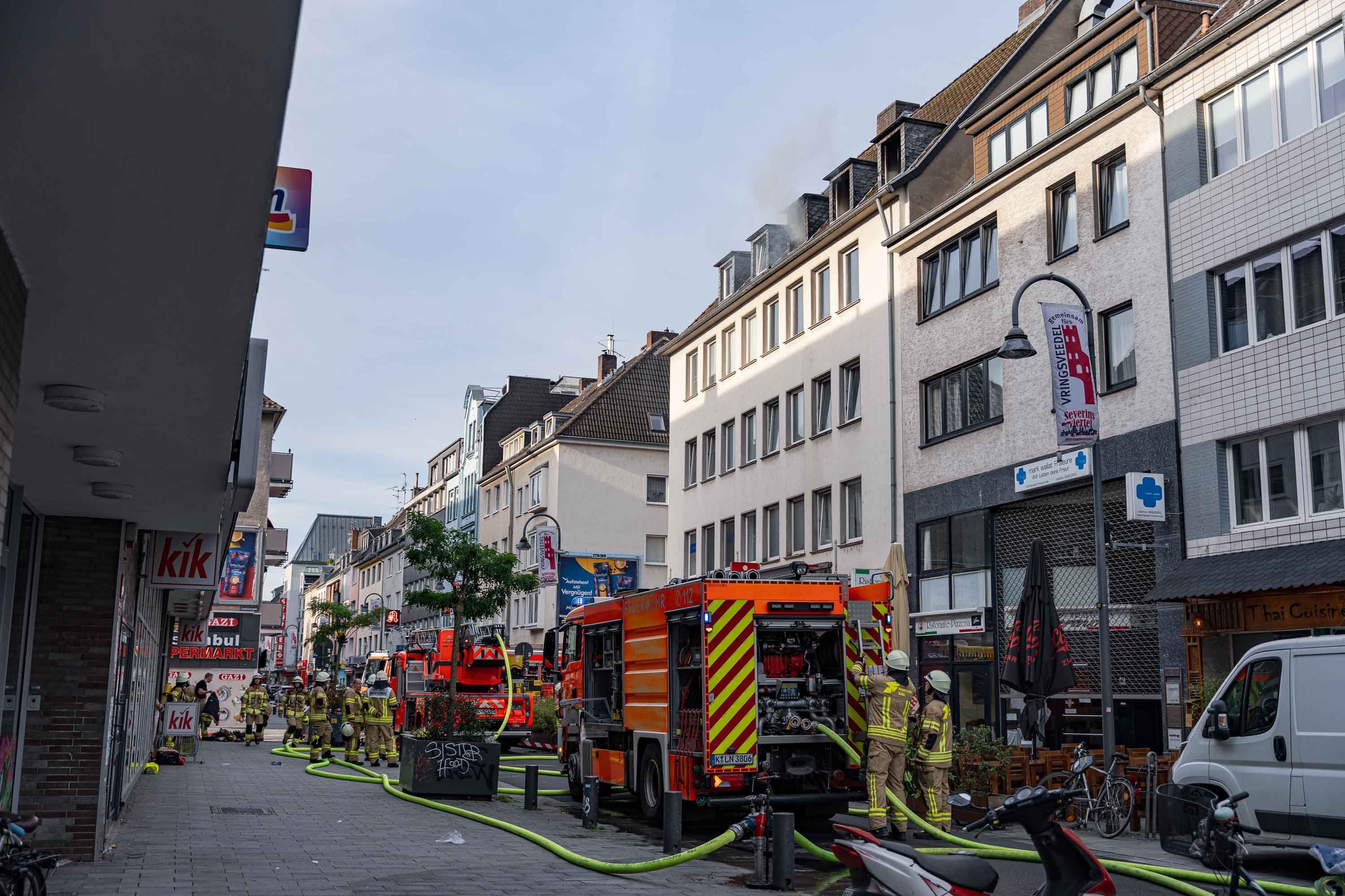 Brand auf der Kölner Severinstraße am Dienstagmorgen (2. Juni)