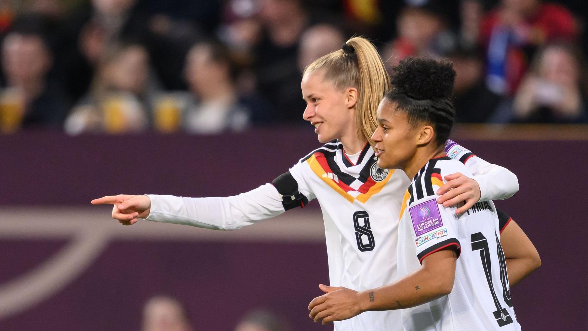 Vivien Endemann (l) und Shekiera Martinez