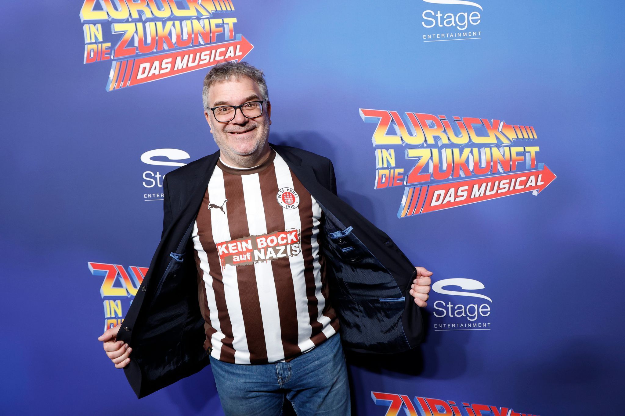 Elton bei der Premiere des Musicals „Zurück in die Zukunft“
