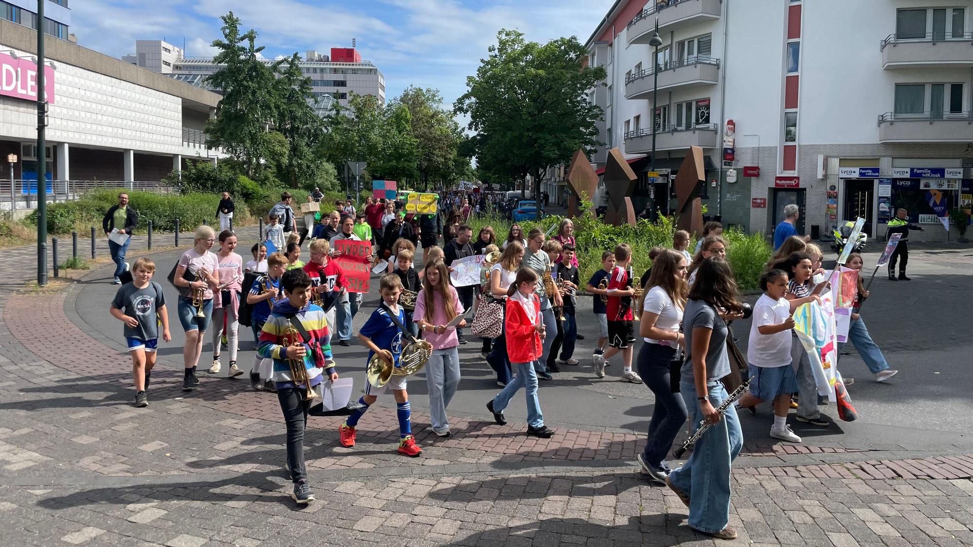 Rund 200 Menschen waren nach Schätzungen der Polizei bei der Demo dabei.