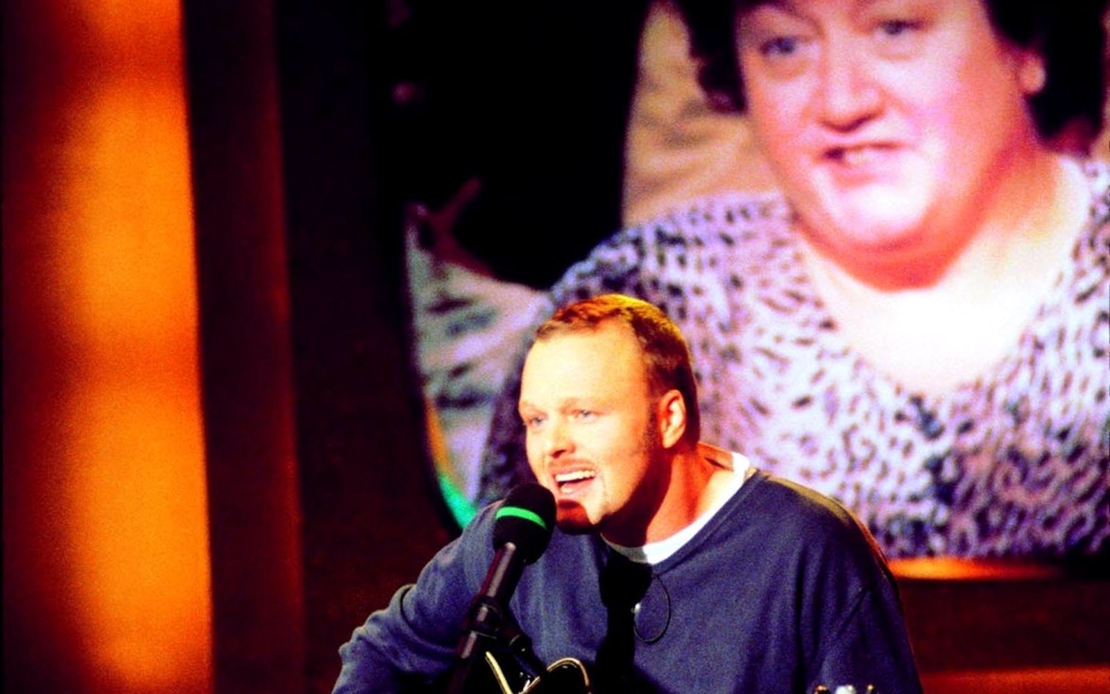 Stefan Raab machte Regina Zindlers Rechtsstreit um ihren „Maschendrahtzaun“ in der ProSieben-Show „TV total“ zum Hit. (Bild: ProSieben)