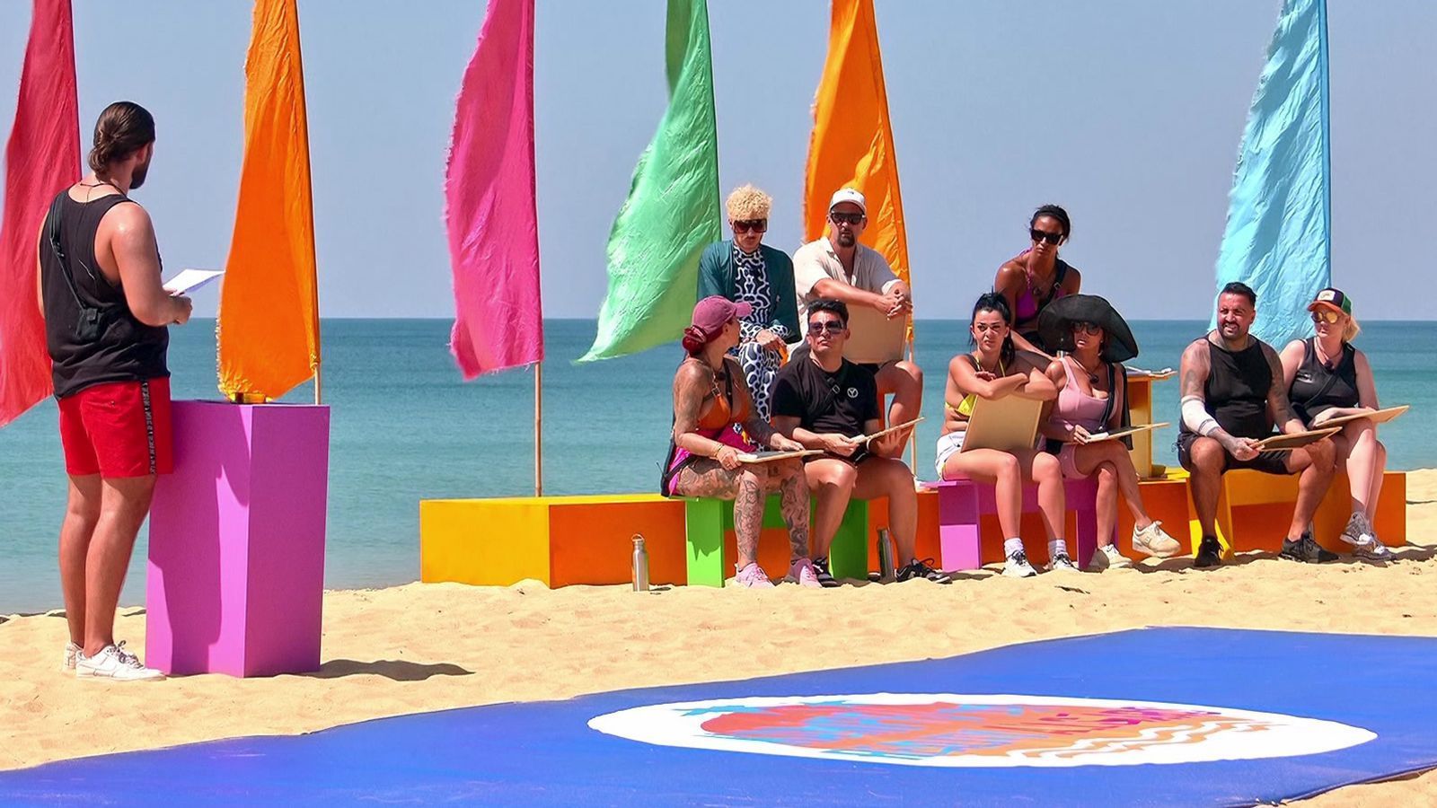 Antreten zum Safetyspiel. Es mussten fünf Spielrunden absolviert werden. Pro Runde drohte eine Rauswurf-Nominierung. (Bild: RTLZWEI)