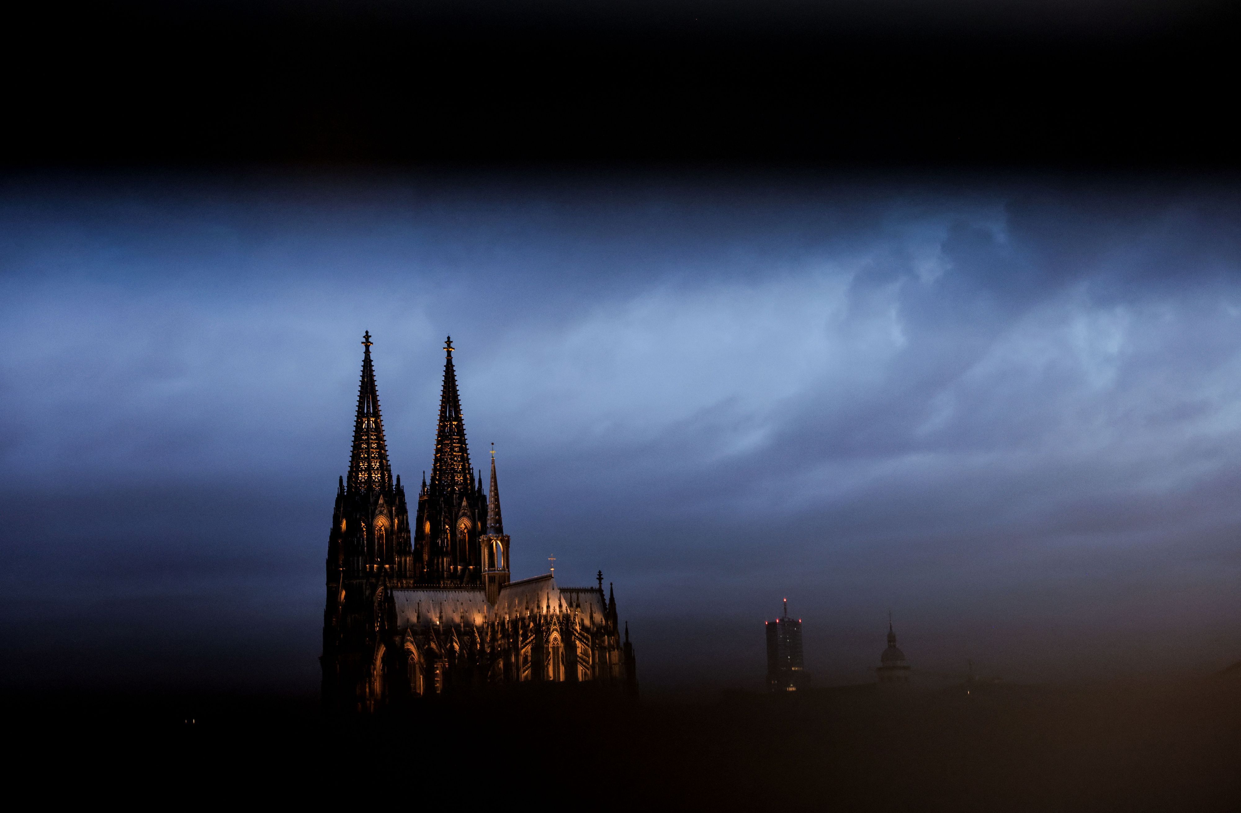 Der Kölner Dom kostet bald zwölf Euro Eintritt. (Archivbild)