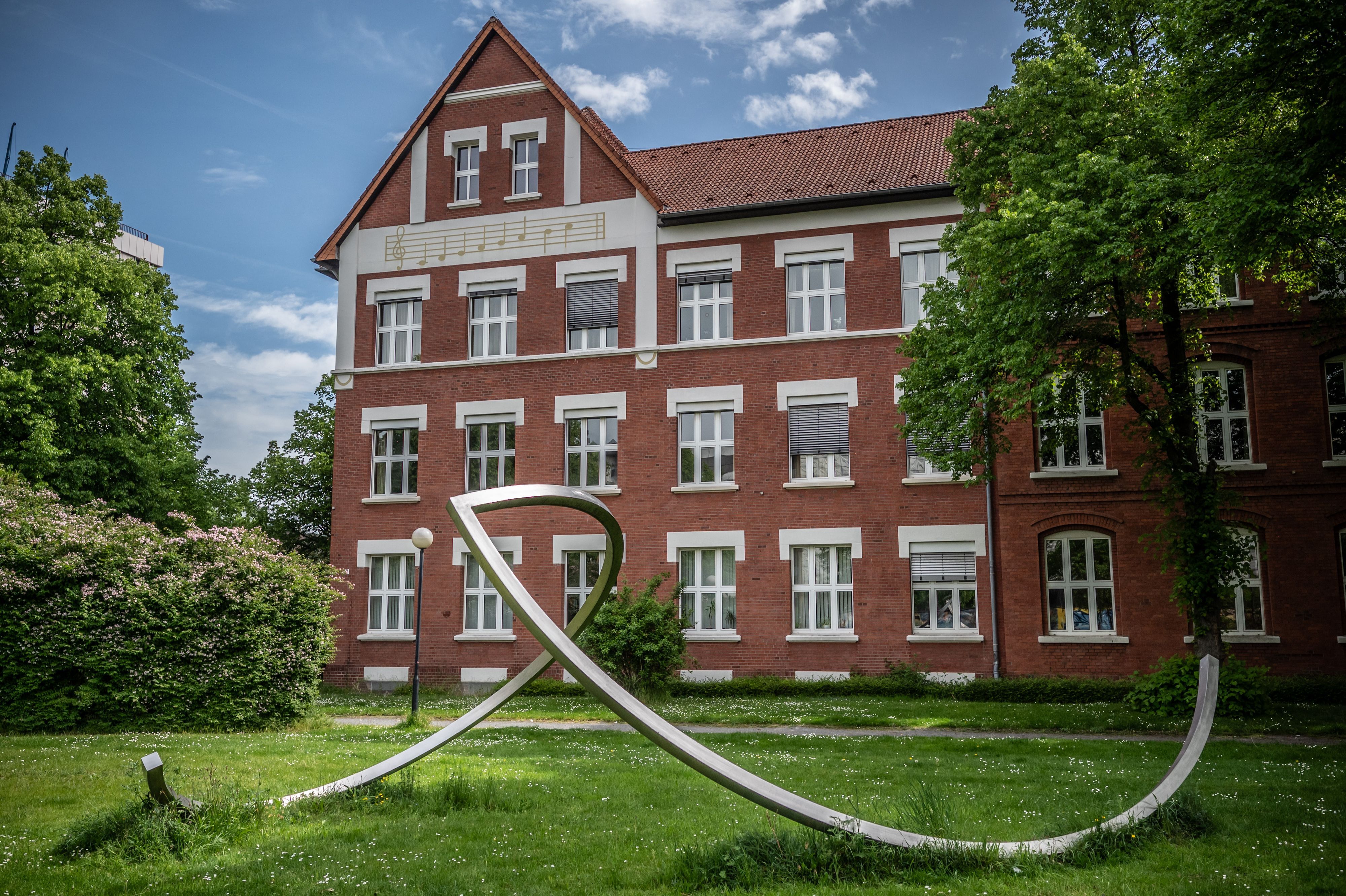 An der neuen Musik- und Kunstschule Leverkusen sollen die Preise kräftig steigen.