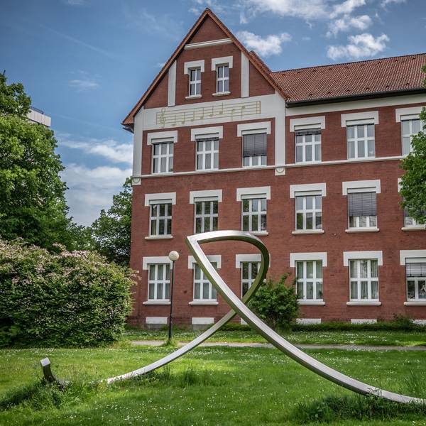 An der neuen Musik- und Kunstschule Leverkusen sollen die Preise kräftig steigen.