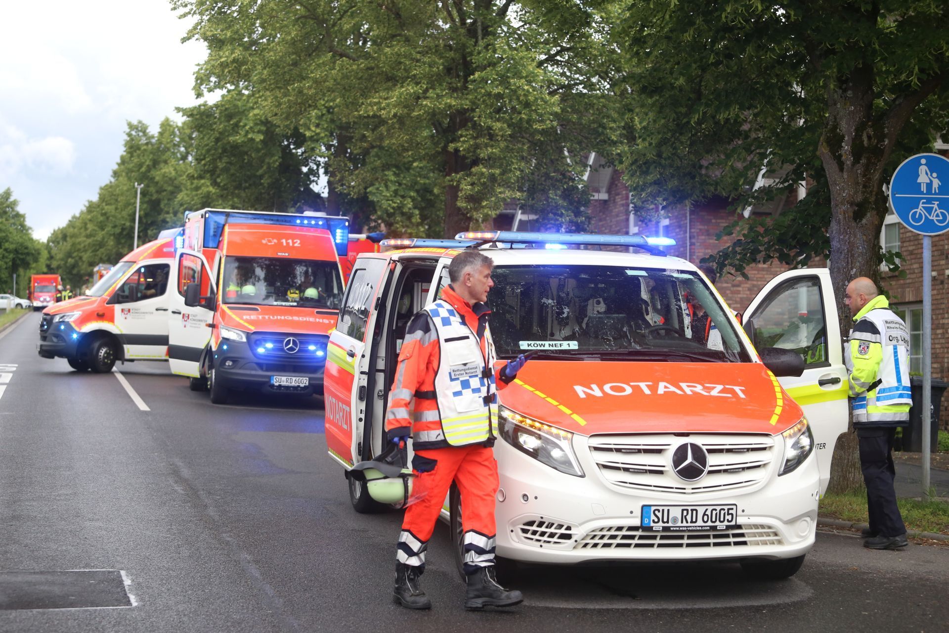 Rund 60 Einsatzkräfte kamen zum Verenen-Hof in Oberpleis.