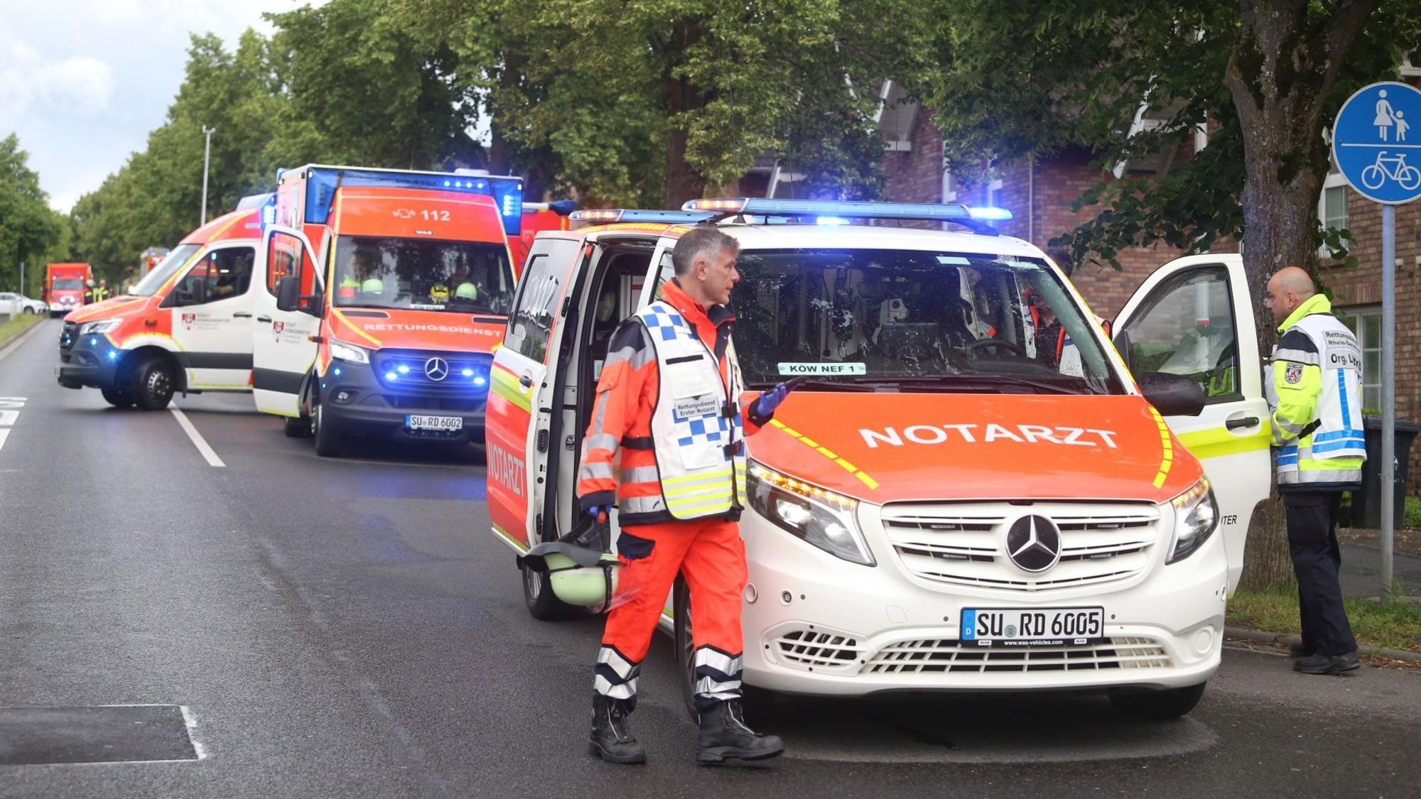 Rund 60 Einsatzkräfte kamen zum Verenen-Hof in Oberpleis.