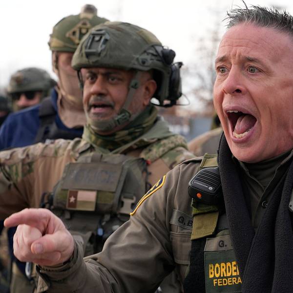 Der frühere US-Grenzschutz-Kommandeur Gregory Bovino schreit in Minneapolis Demonstranten an. (Archivbild)