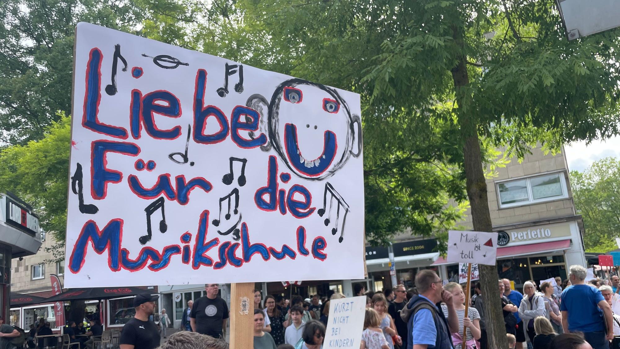 An der Kultur zu sparen, schadet der Gesellschaft, sagt unser Autor.