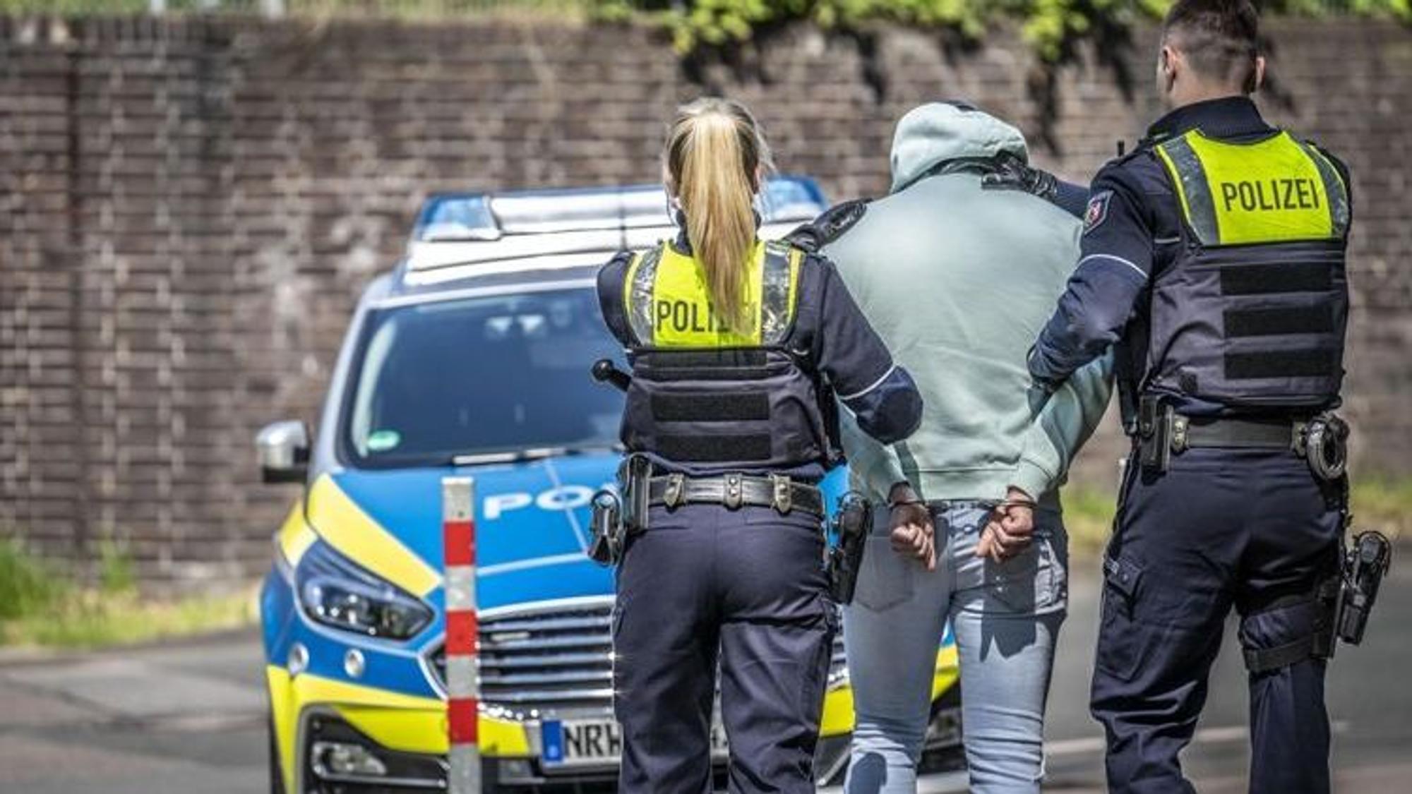Symbolbild: Festnahme durch die Polizei.