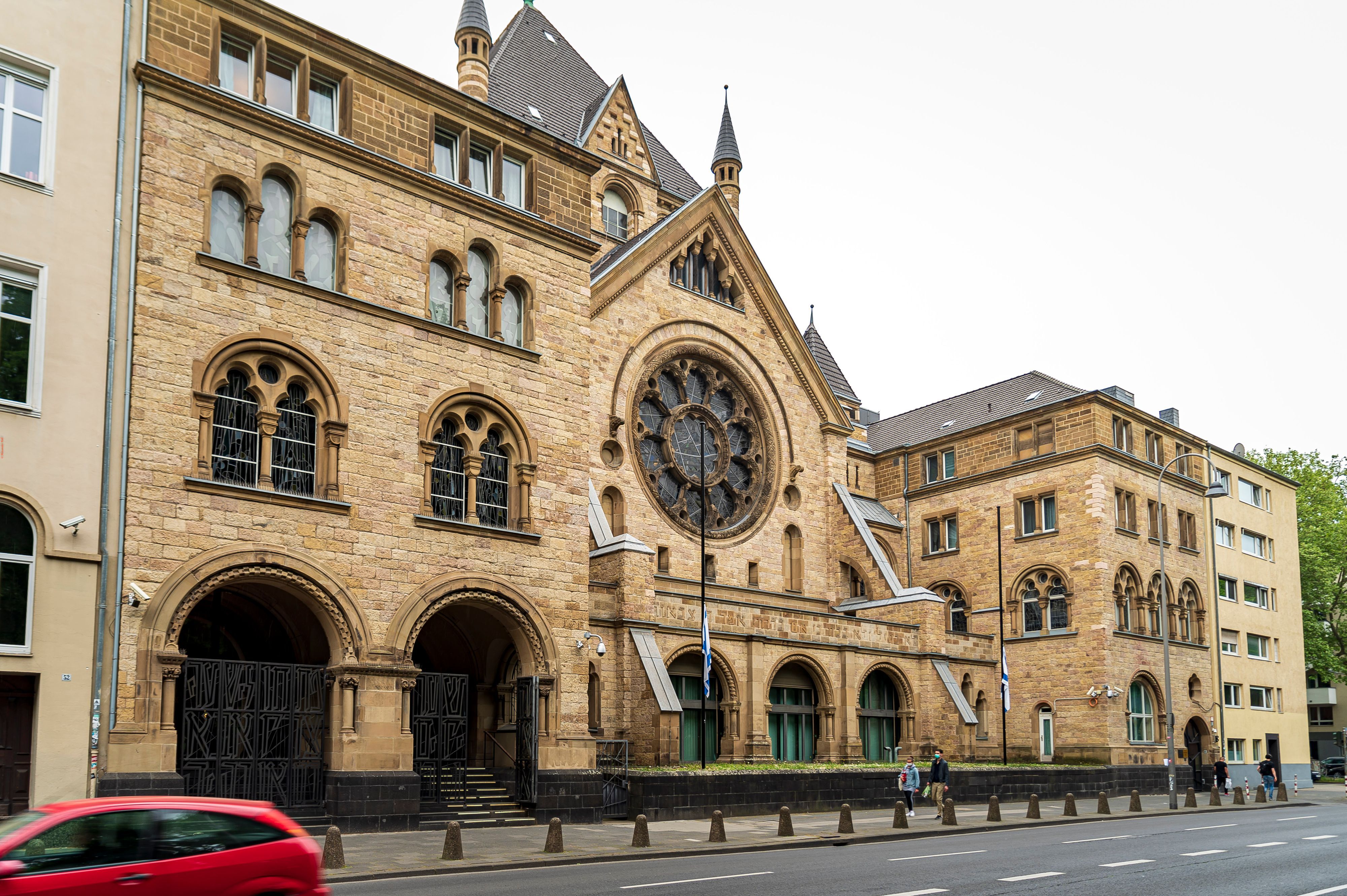 Außenansicht der Synagoge auf der Roonstraße in der Kölner Innenstadt.
