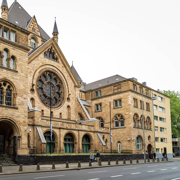 Außenansicht der Synagoge auf der Roonstraße in der Kölner Innenstadt.