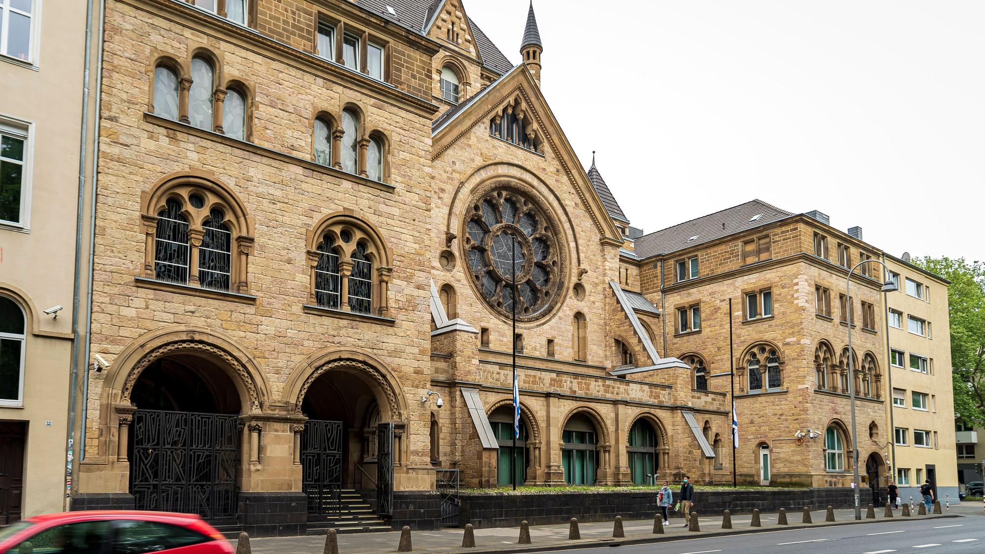 Außenansicht der Synagoge auf der Roonstraße in der Kölner Innenstadt.